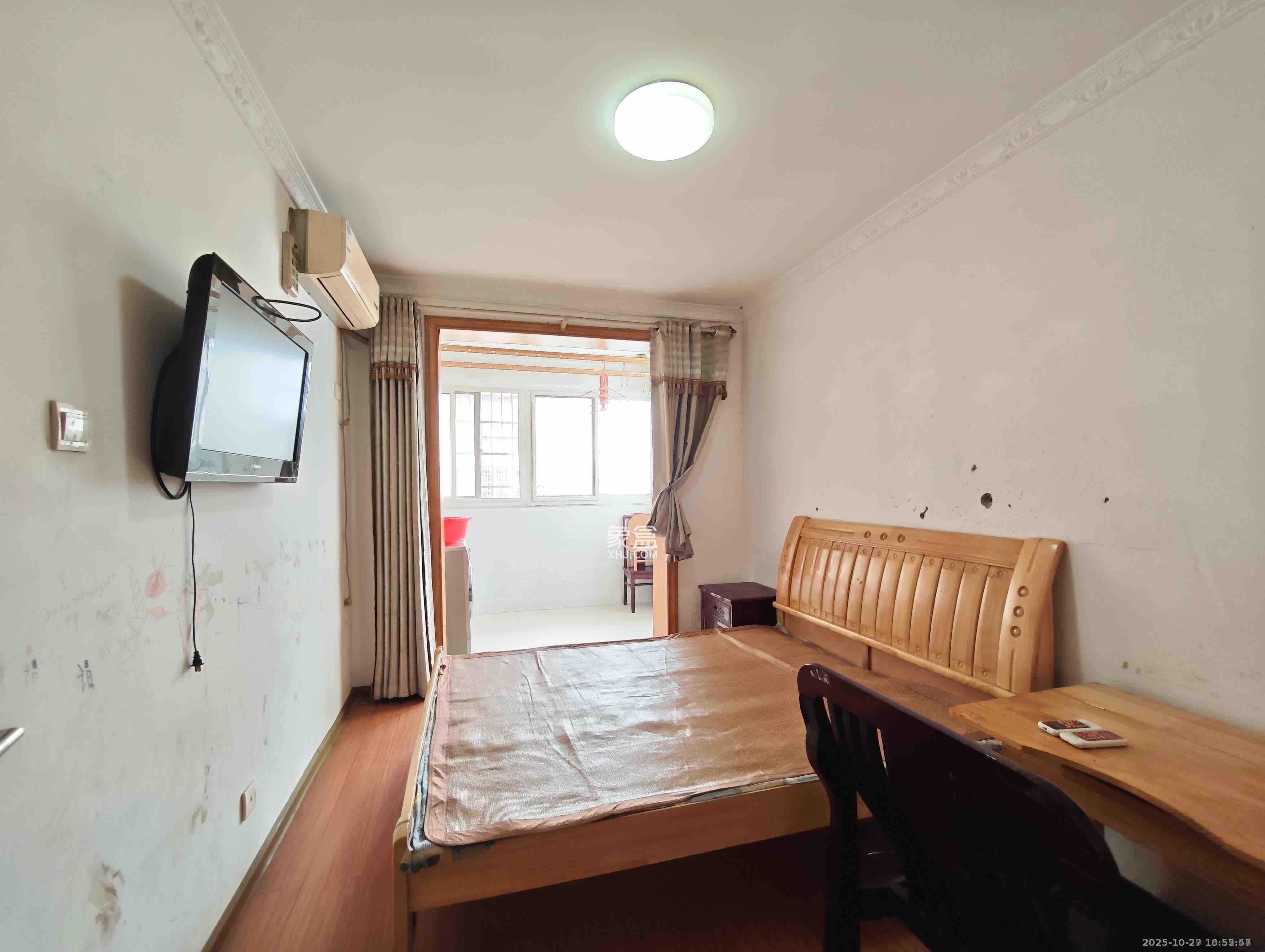 景环小区  4室2厅1卫    1800.0元/月 景环小区  4室2厅1卫    1800.0元/月室内图