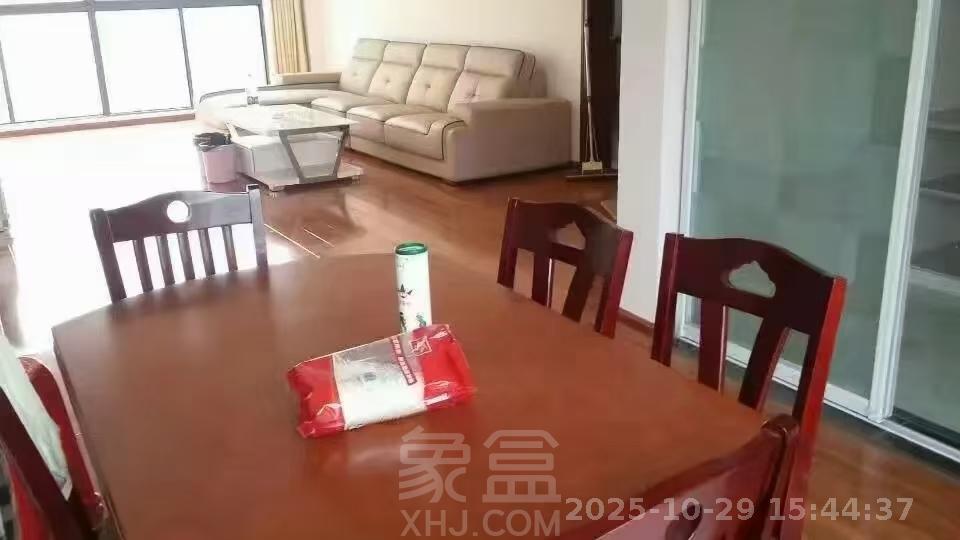 百江花园  3室2厅2卫    1200.0元/月