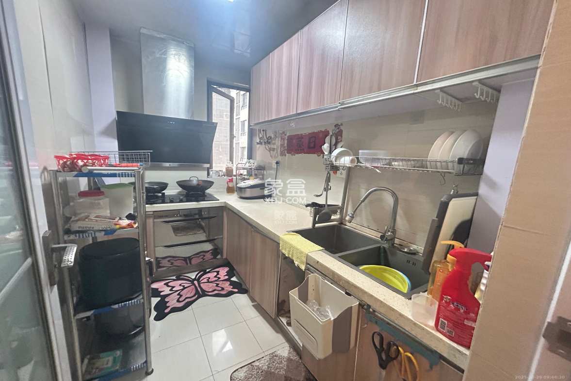 盛地尊域 3室2厅1卫 2000.0元/月 盛地尊域 3室2厅1卫 2000.0元/月室内图