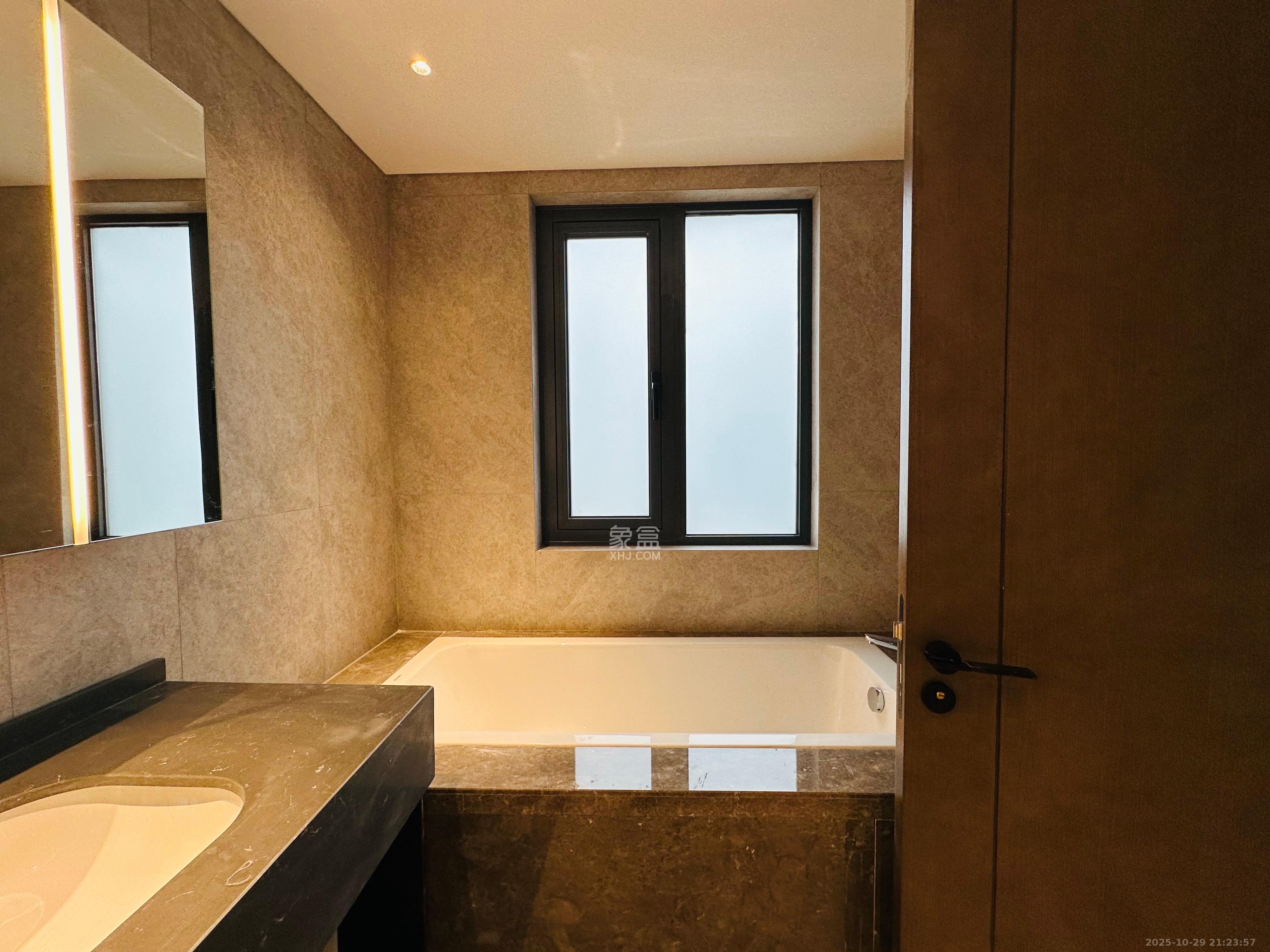 长沙悦府（华润万象城）  4室2厅1卫    14000.0元/月室内图