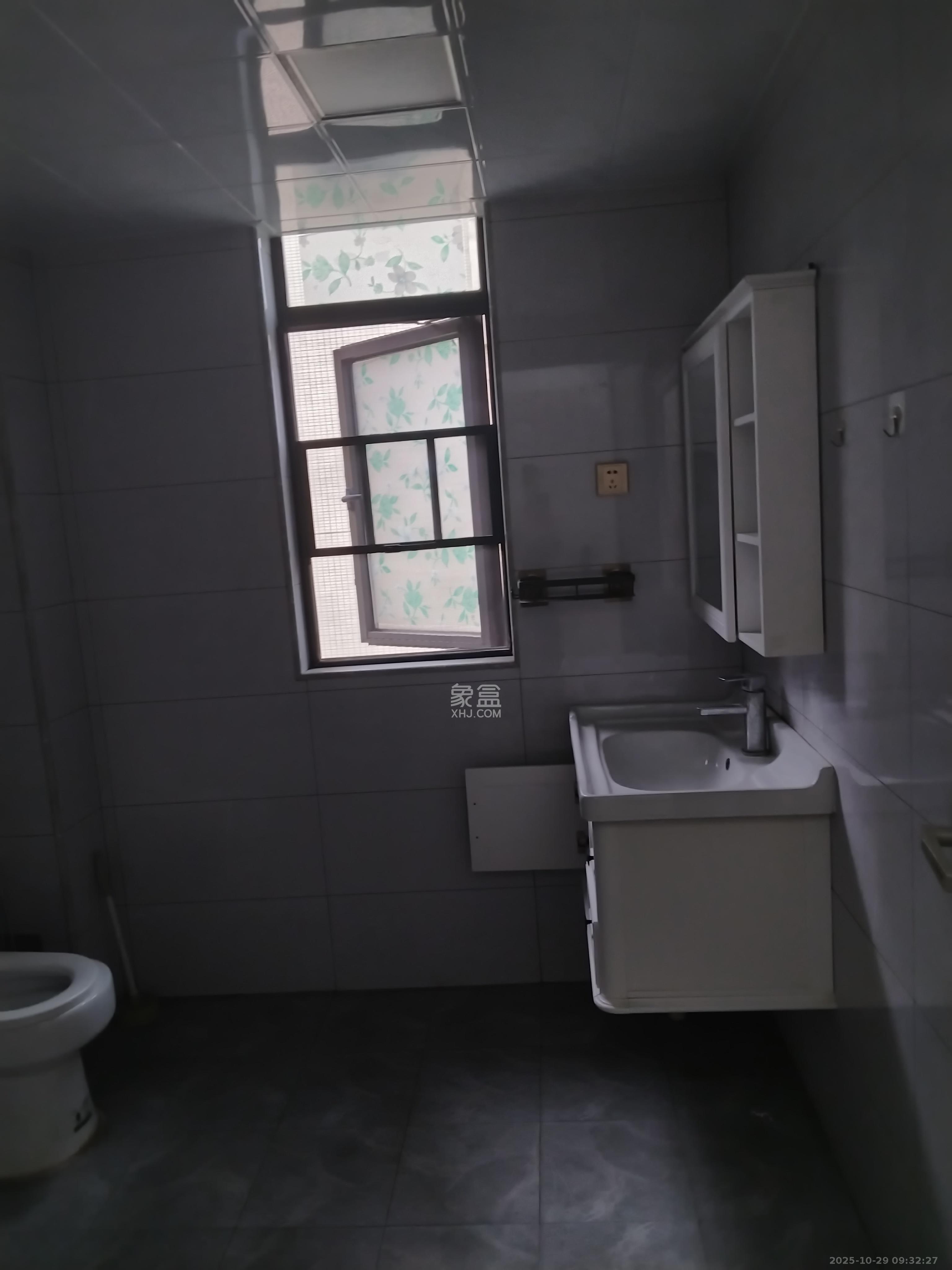 福天藏郡院子  4室2厅2卫    1900.0元/月 福天藏郡院子  4室2厅2卫    1900.0元/月室内图