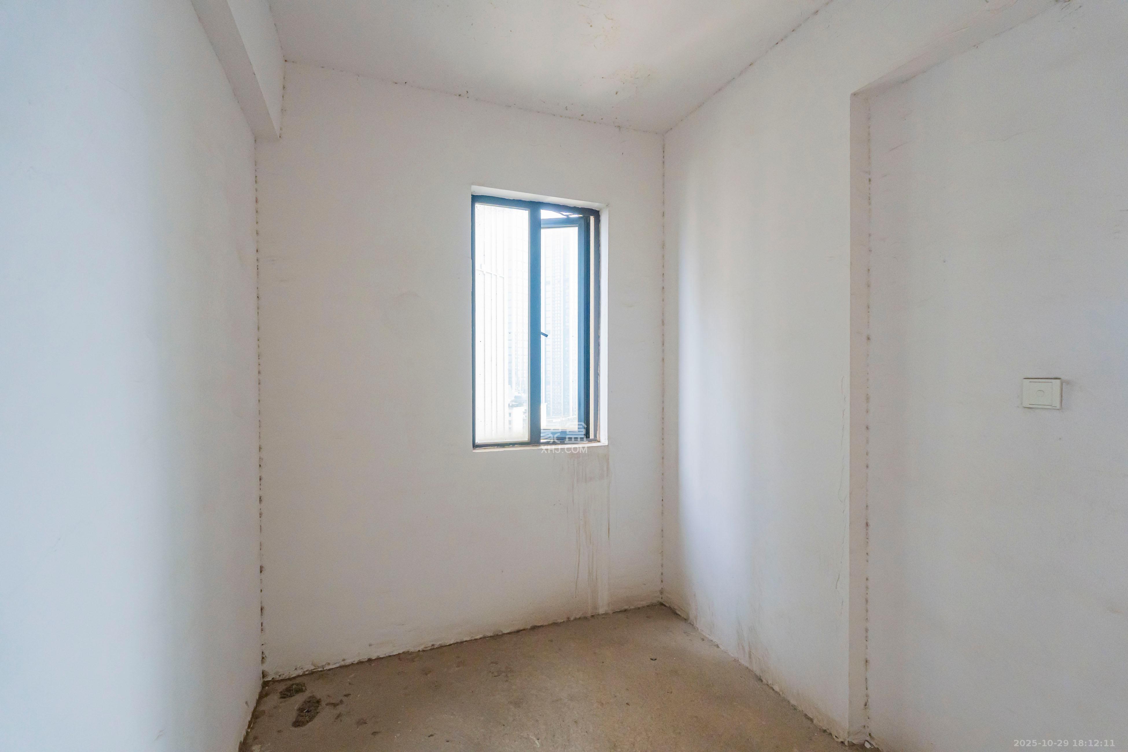 复地崑玉国际一期  4室2厅2卫    290.0万卧室