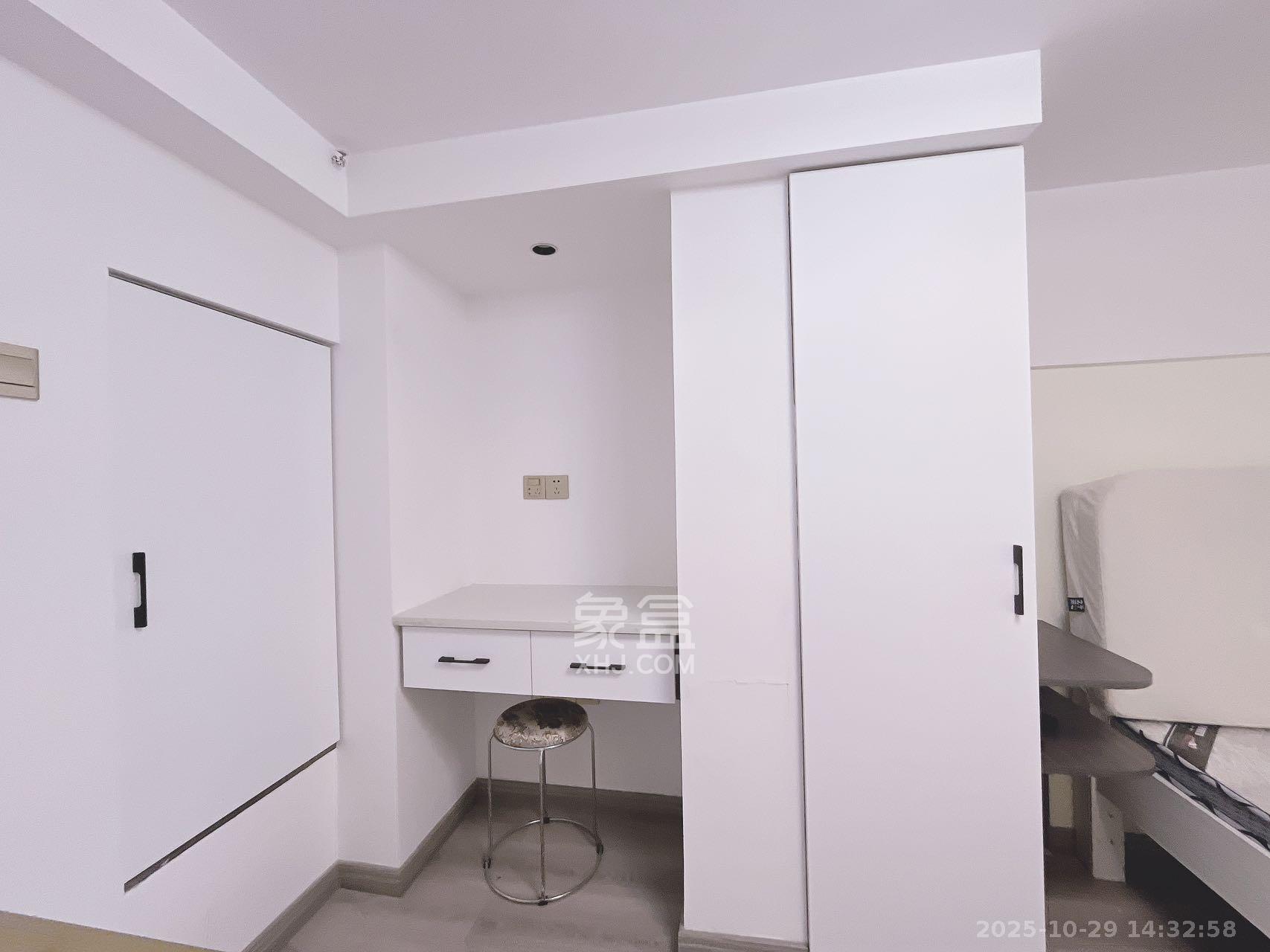 龙湖湘江星座(祺鑫星座公寓)  1室1厅1卫    2000.0元/月 龙湖湘江星座(祺鑫星座公寓)  1室1厅1卫    2000.0元/月室内图