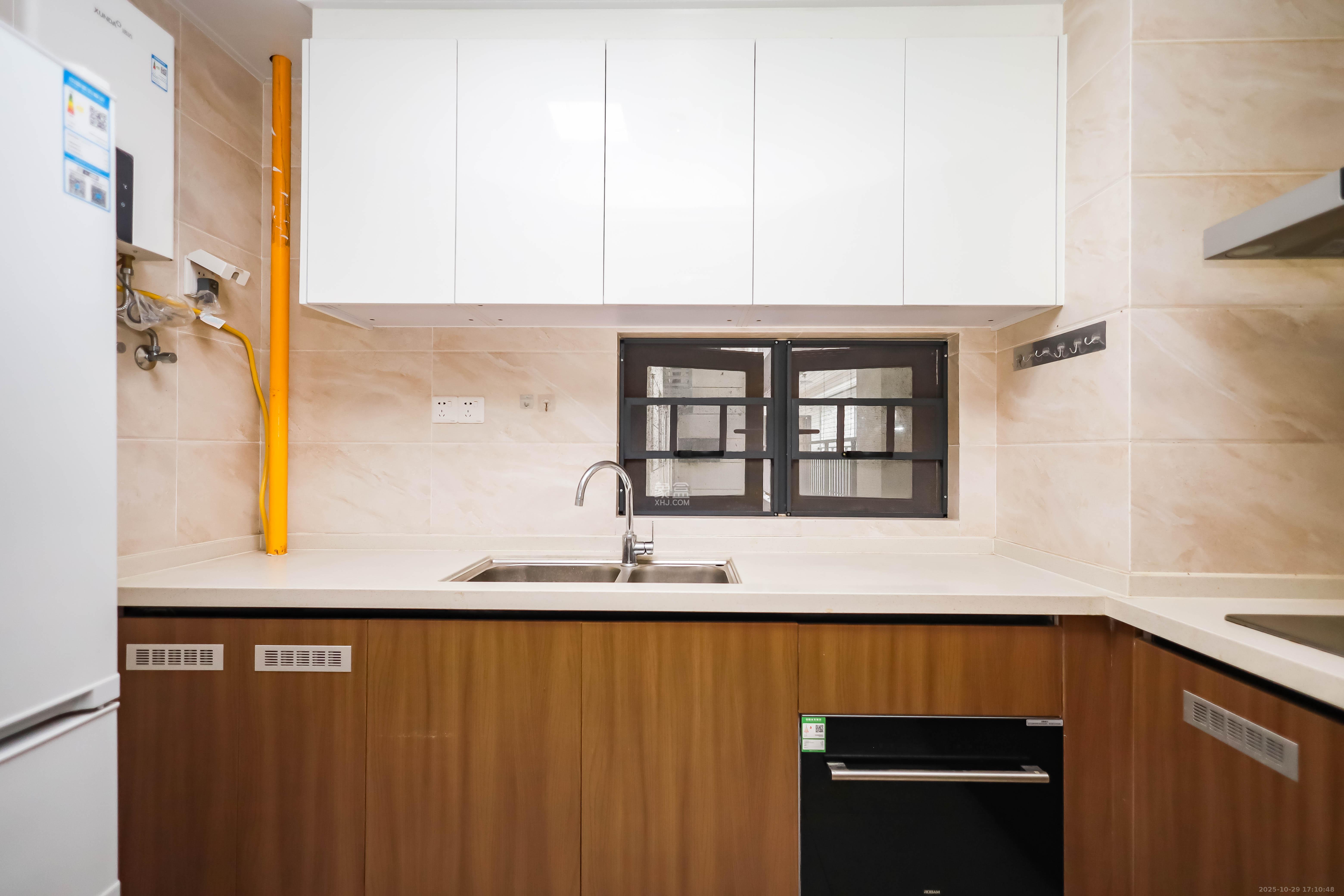 保利恒伟时光印象  4室2厅2卫    115.0万厨房