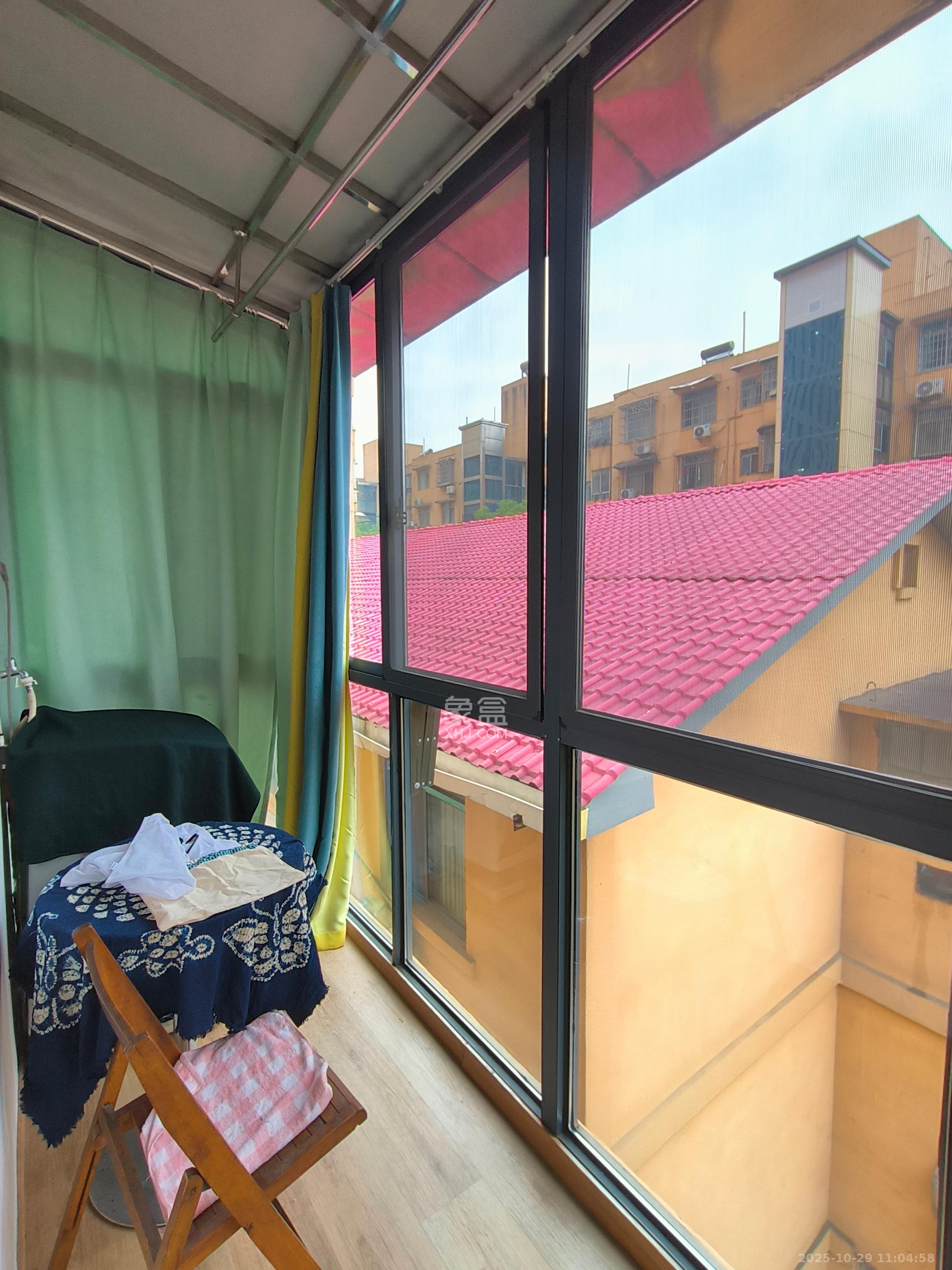 袁家岭省煤炭厅宿舍(芙蓉区省煤炭局小区)  2室2厅1卫    2000.0元/月 袁家岭省煤炭厅宿舍(芙蓉区省煤炭局小区)  2室2厅1卫    2000.0元/月室内图