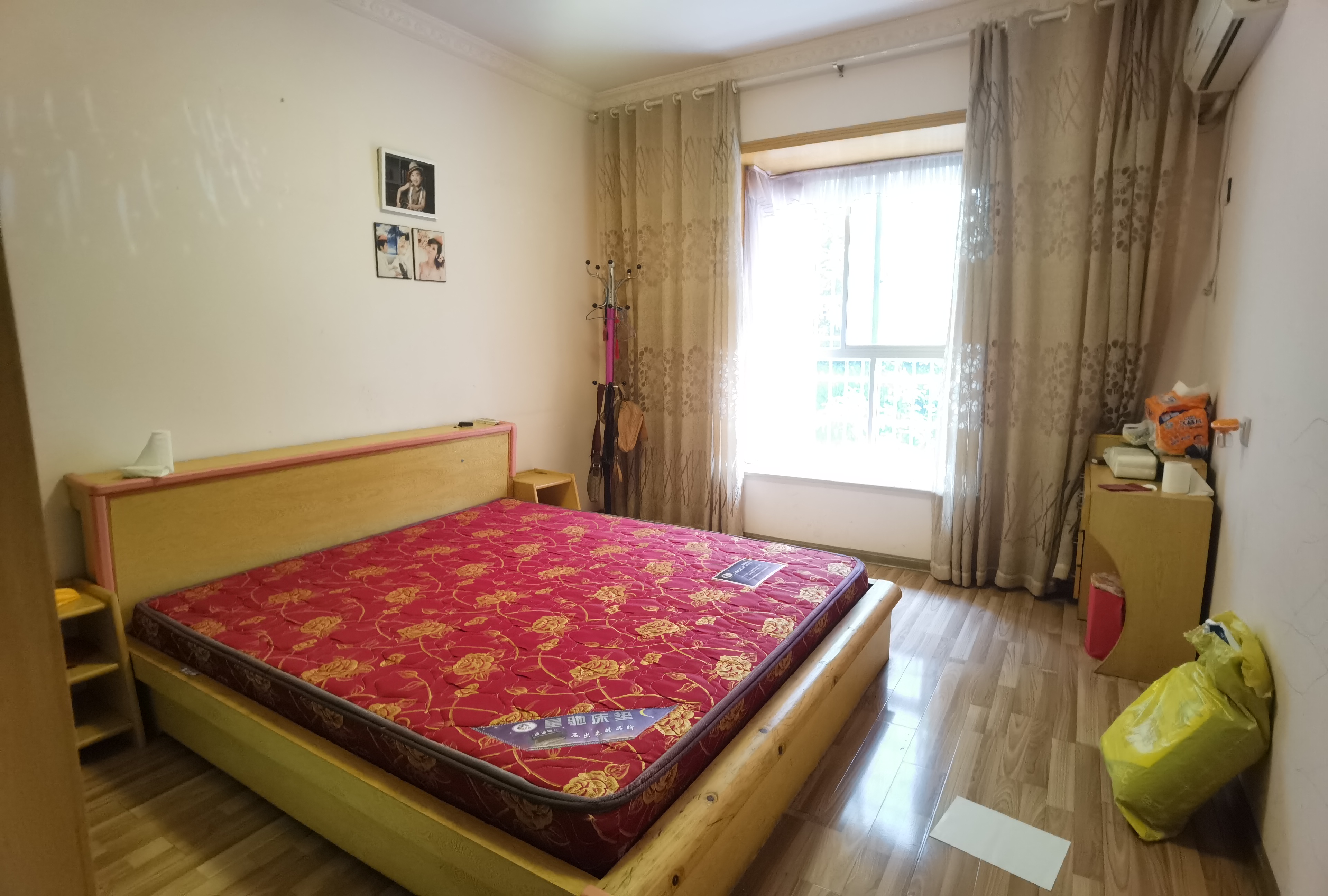 大汉巨龙家园 4室2厅2卫 56.0万 大汉巨龙家园 4室2厅2卫 56.0万客厅