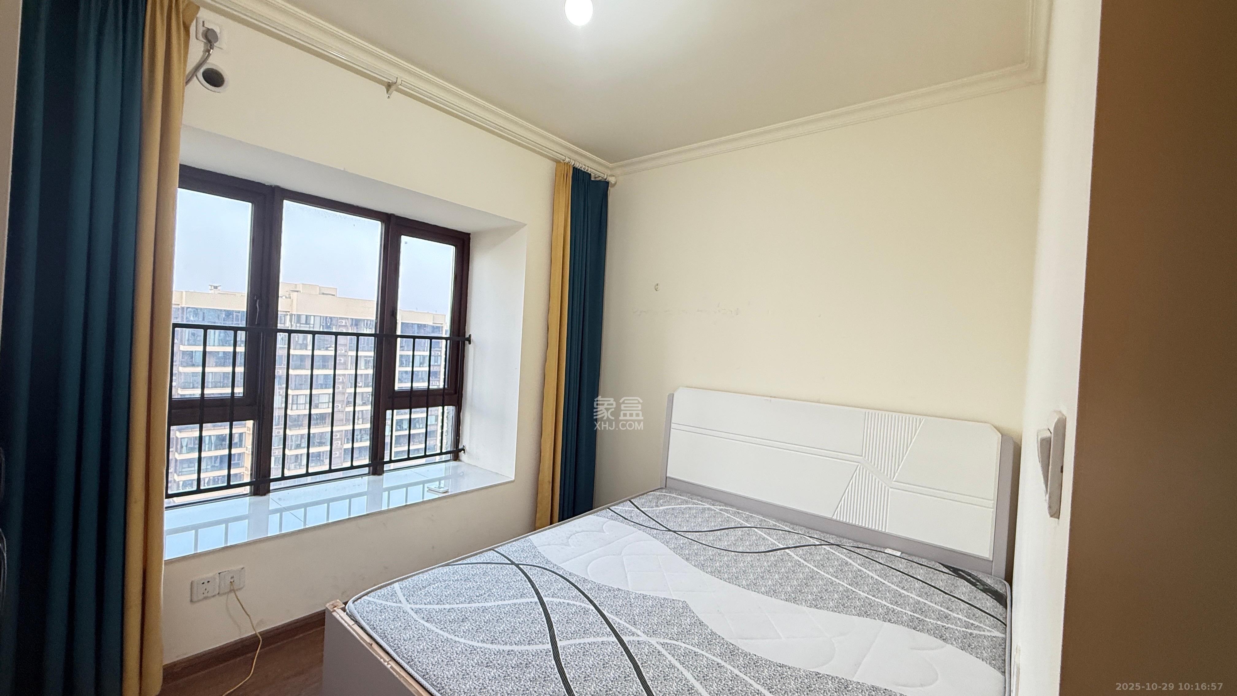 碧桂园大学印象一期  4室2厅1卫    2200.0元/月室内图