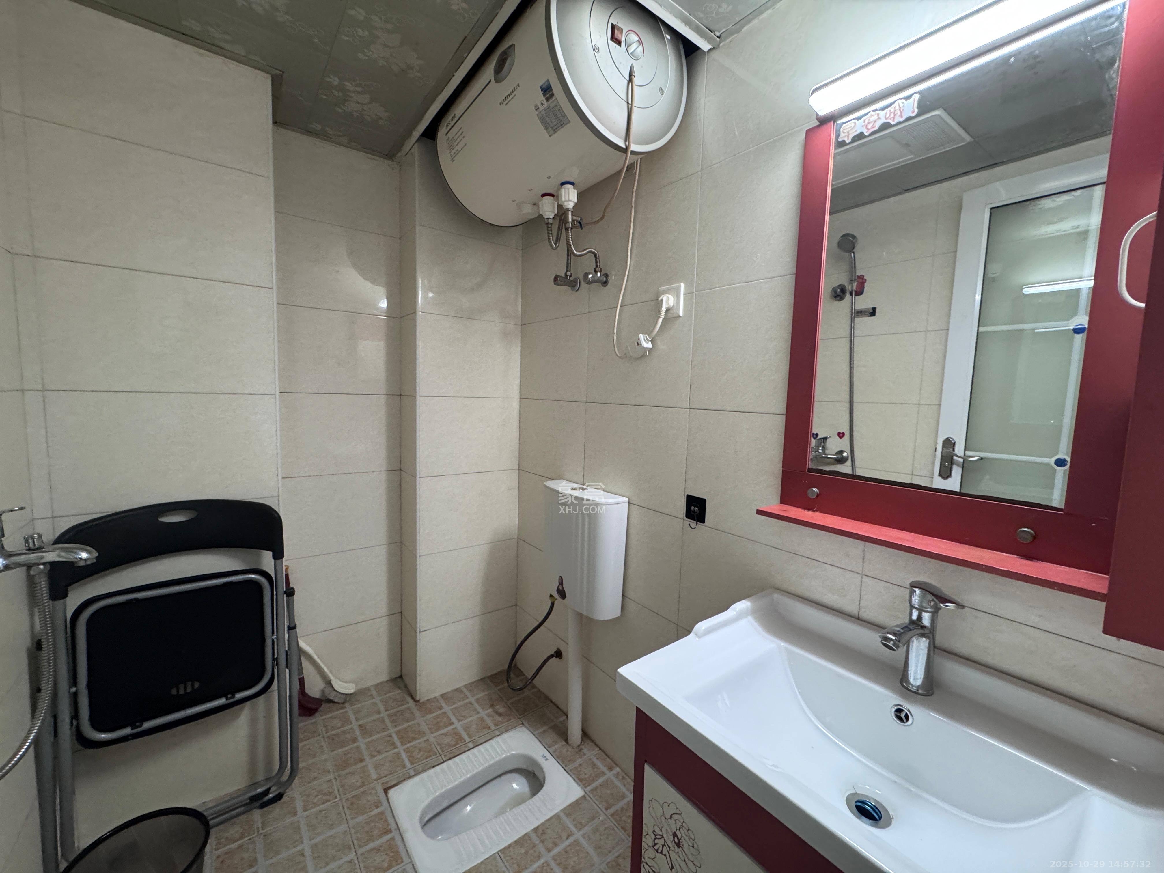 亚商国际  1室1厅1卫    1300.0元/月室内图