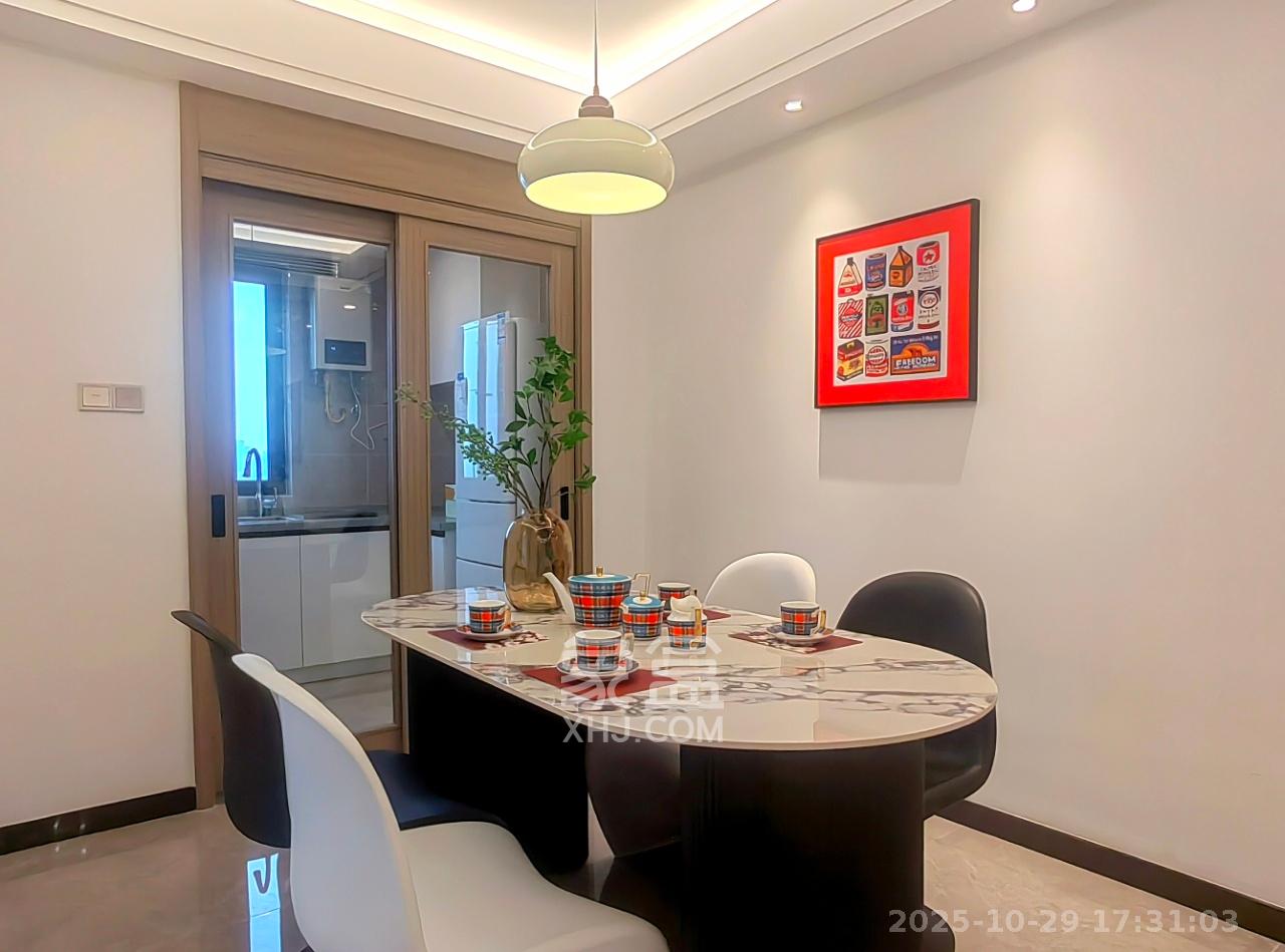 东原麓印长江A区  4室2厅2卫    4500.0元/月室内图