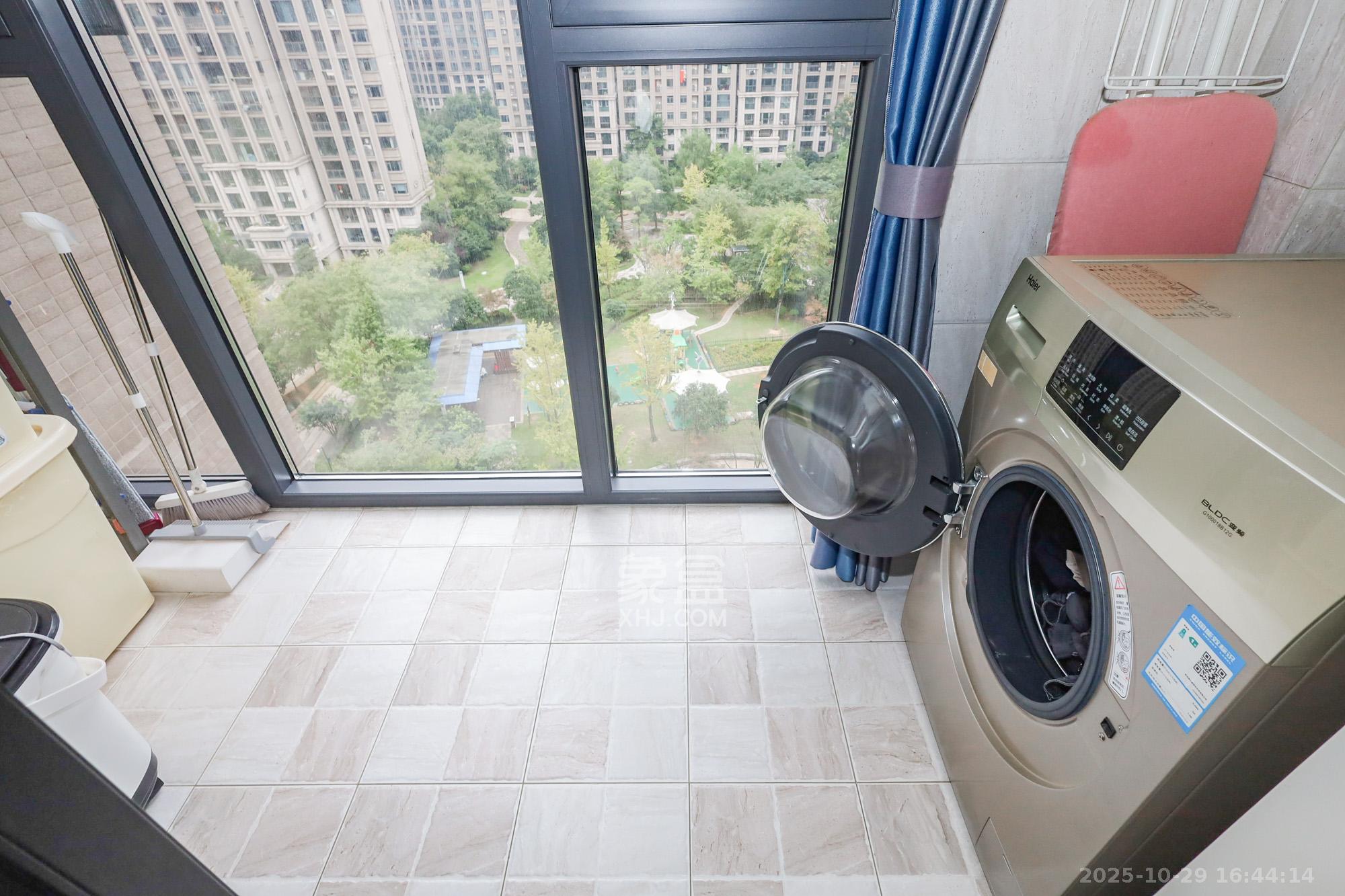 八方小区B区  3室2厅2卫    450.0万 八方小区B区  3室2厅2卫    450.0万其他