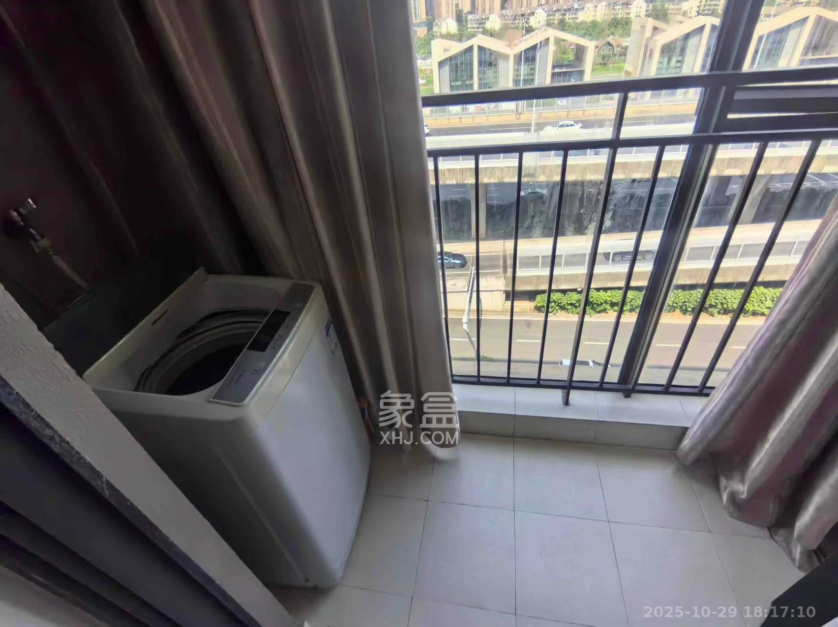 岳泰理想城  3室2厅1卫    2300.0元/月室内图