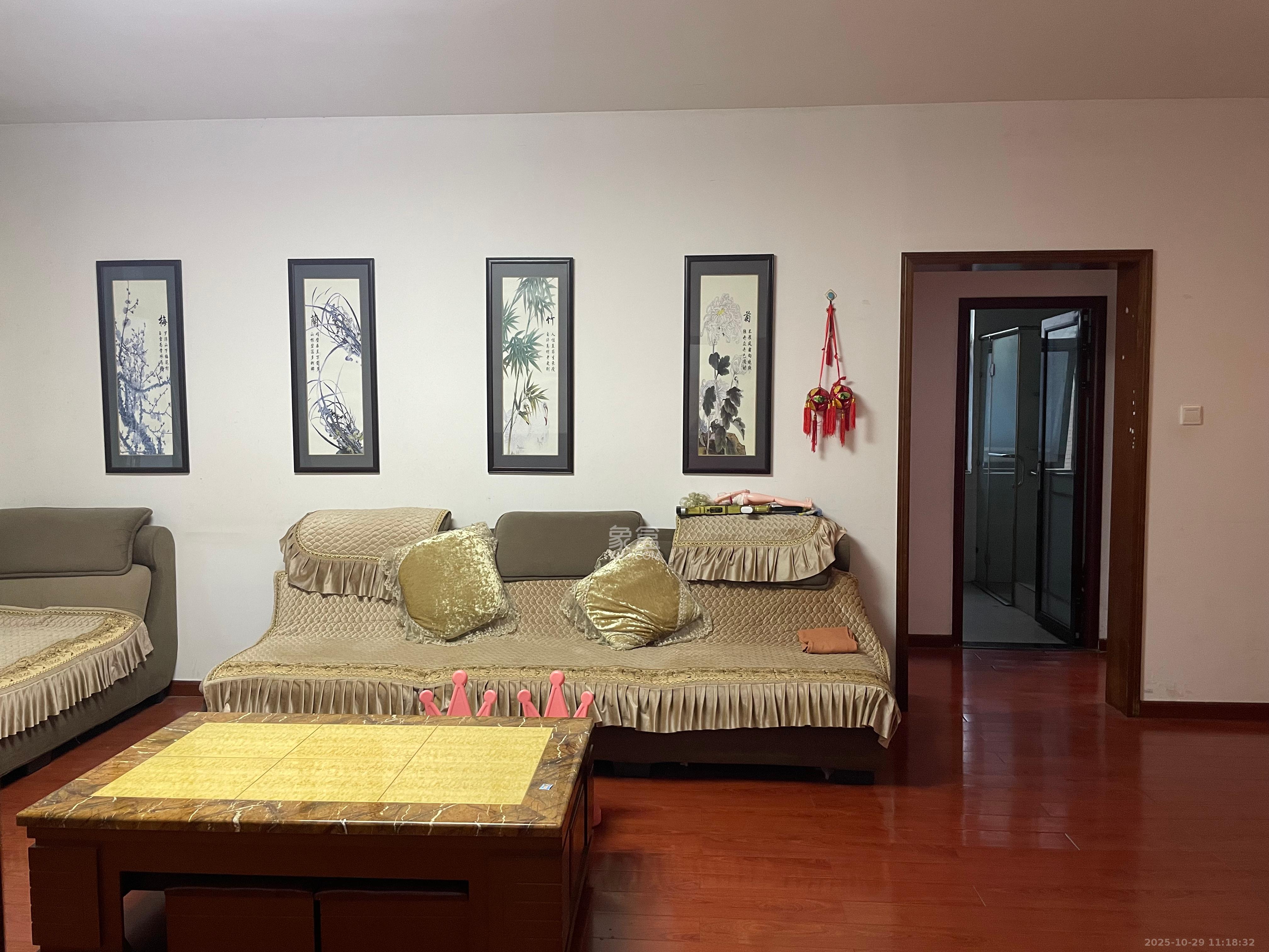 湘江世纪城咏江苑  3室2厅2卫    2800.0元/月室内图