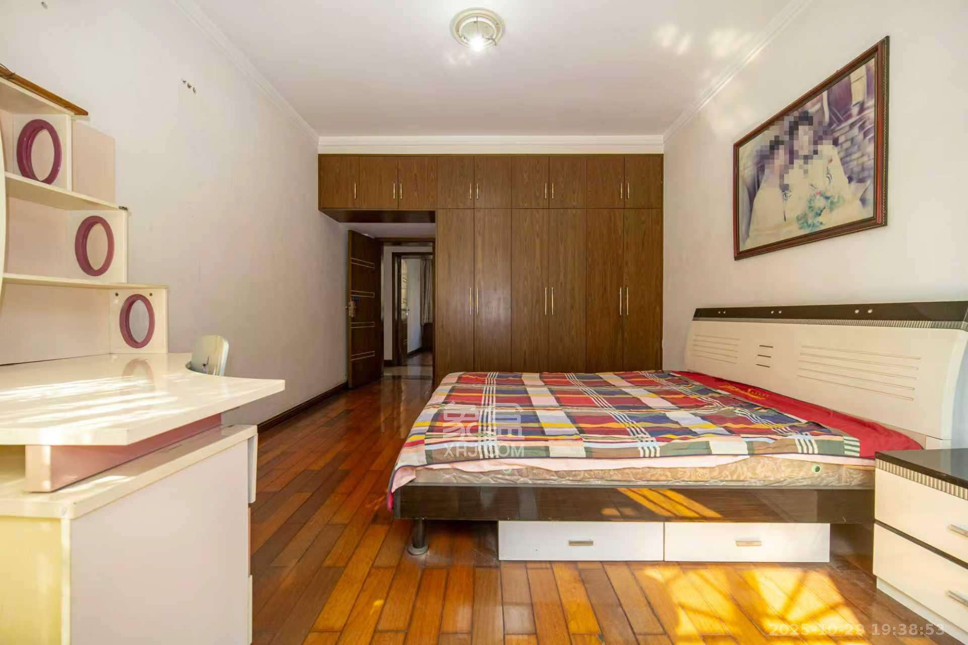 圆梦灰埠大市场  3室2厅1卫    1100.0元/月 圆梦灰埠大市场  3室2厅1卫    1100.0元/月室内图