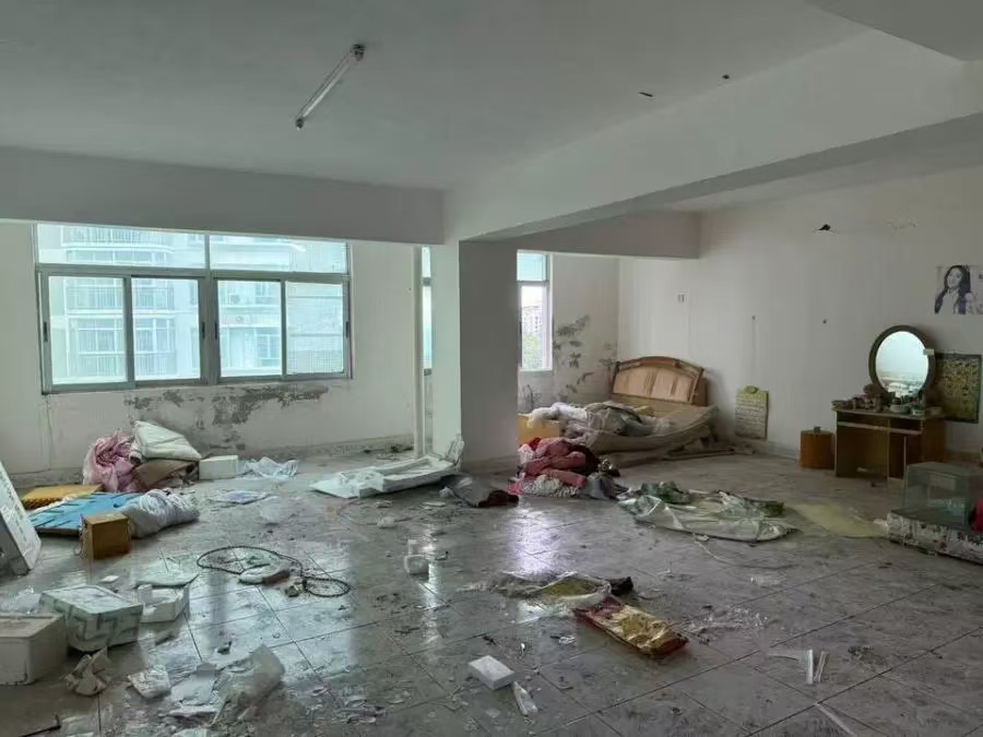 冠华大厦 2室1厅2卫 121.2万 冠华大厦 2室1厅2卫 121.2万室内图