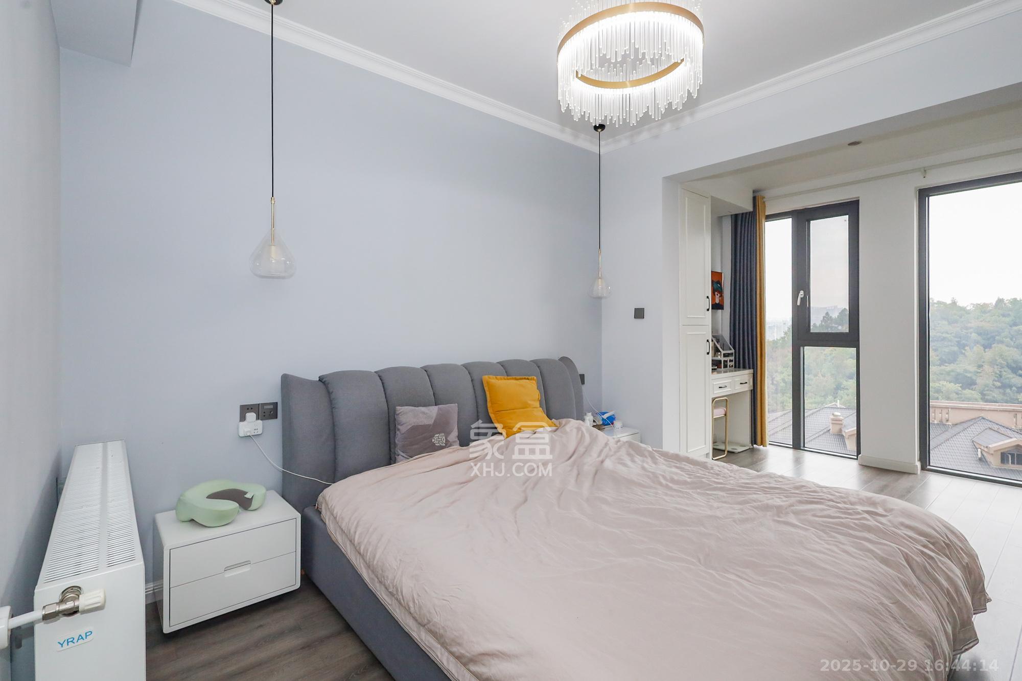 八方小区B区  3室2厅2卫    450.0万卧室