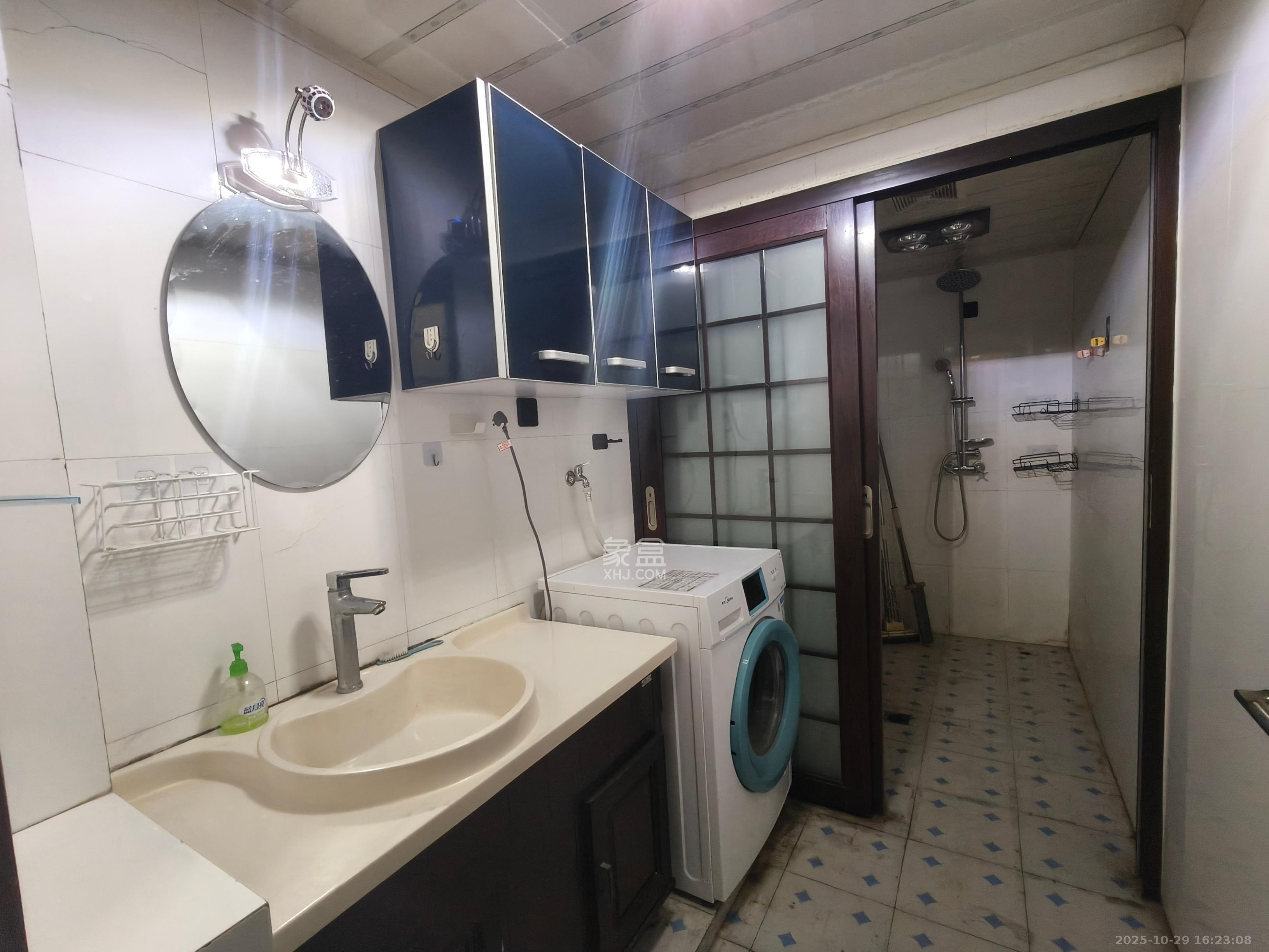 楚天家园  1室1厅1卫    1300.0元/月室内图