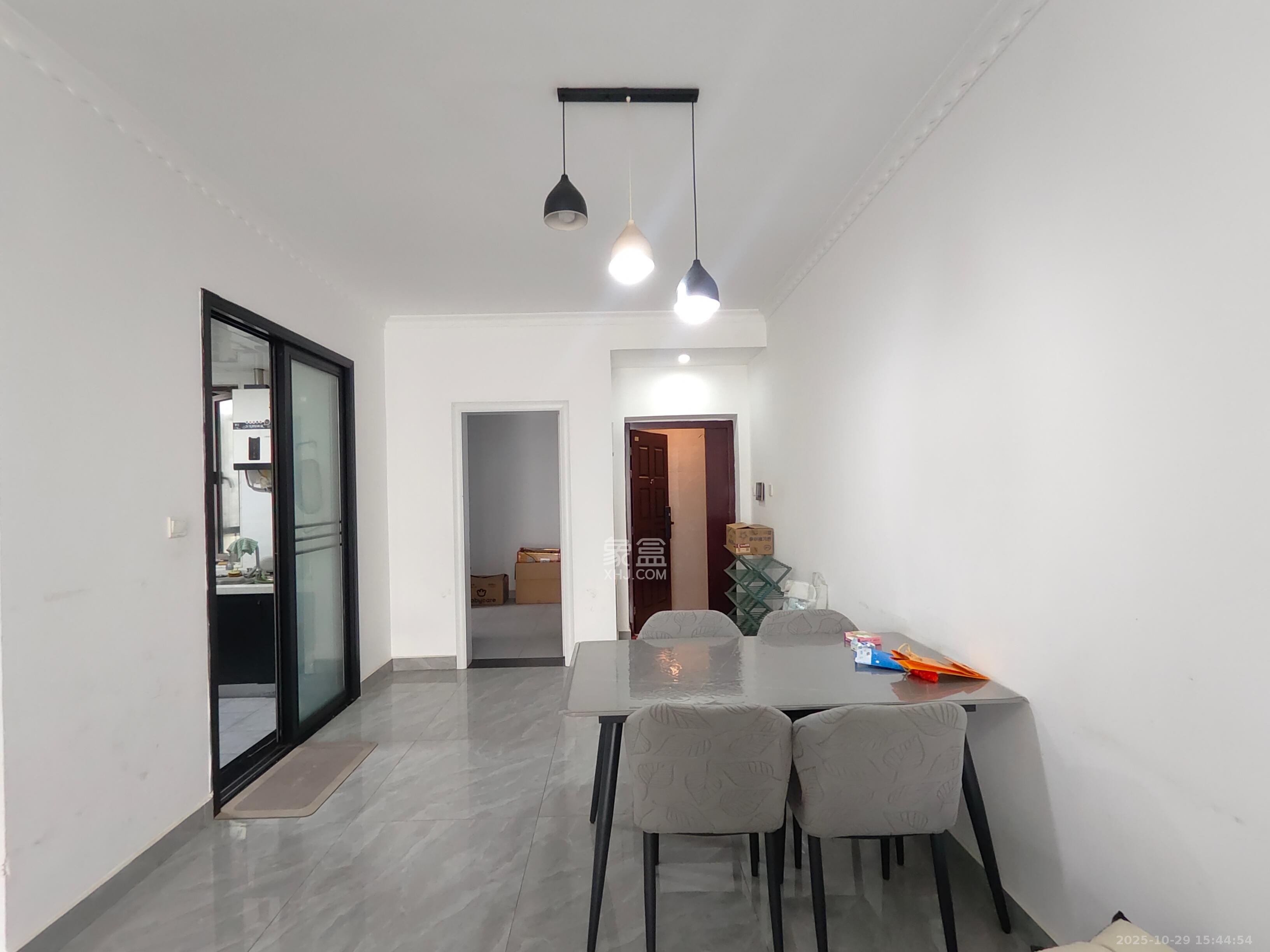 长燃润和天地（长润小区印湘江）  4室2厅2卫    2400.0元/月室内图