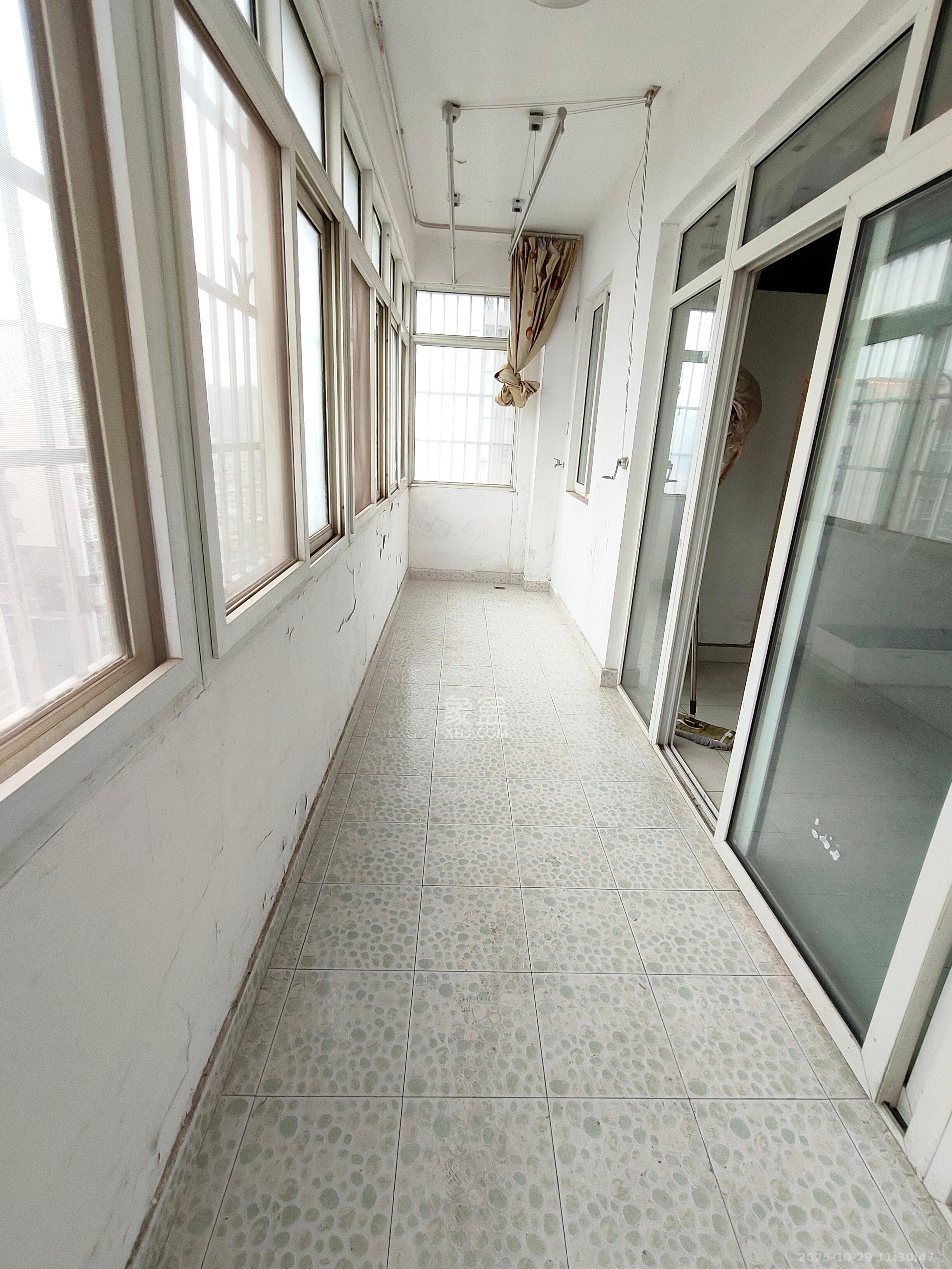 未来蜂巢  3室2厅2卫    1000.0元/月 未来蜂巢  3室2厅2卫    1000.0元/月室内图