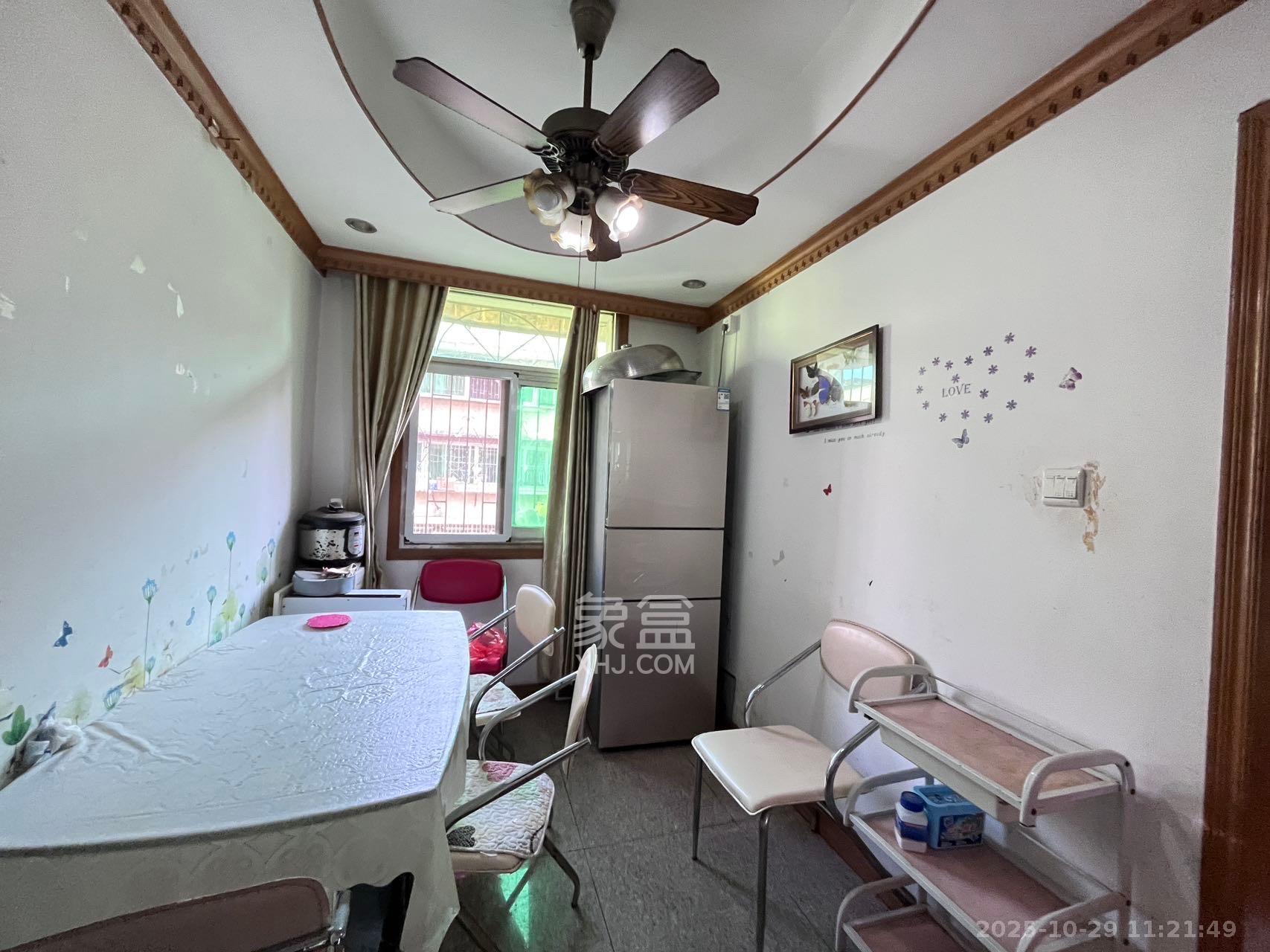 恒达花园  3室2厅1卫    1800.0元/月 恒达花园  3室2厅1卫    1800.0元/月室内图