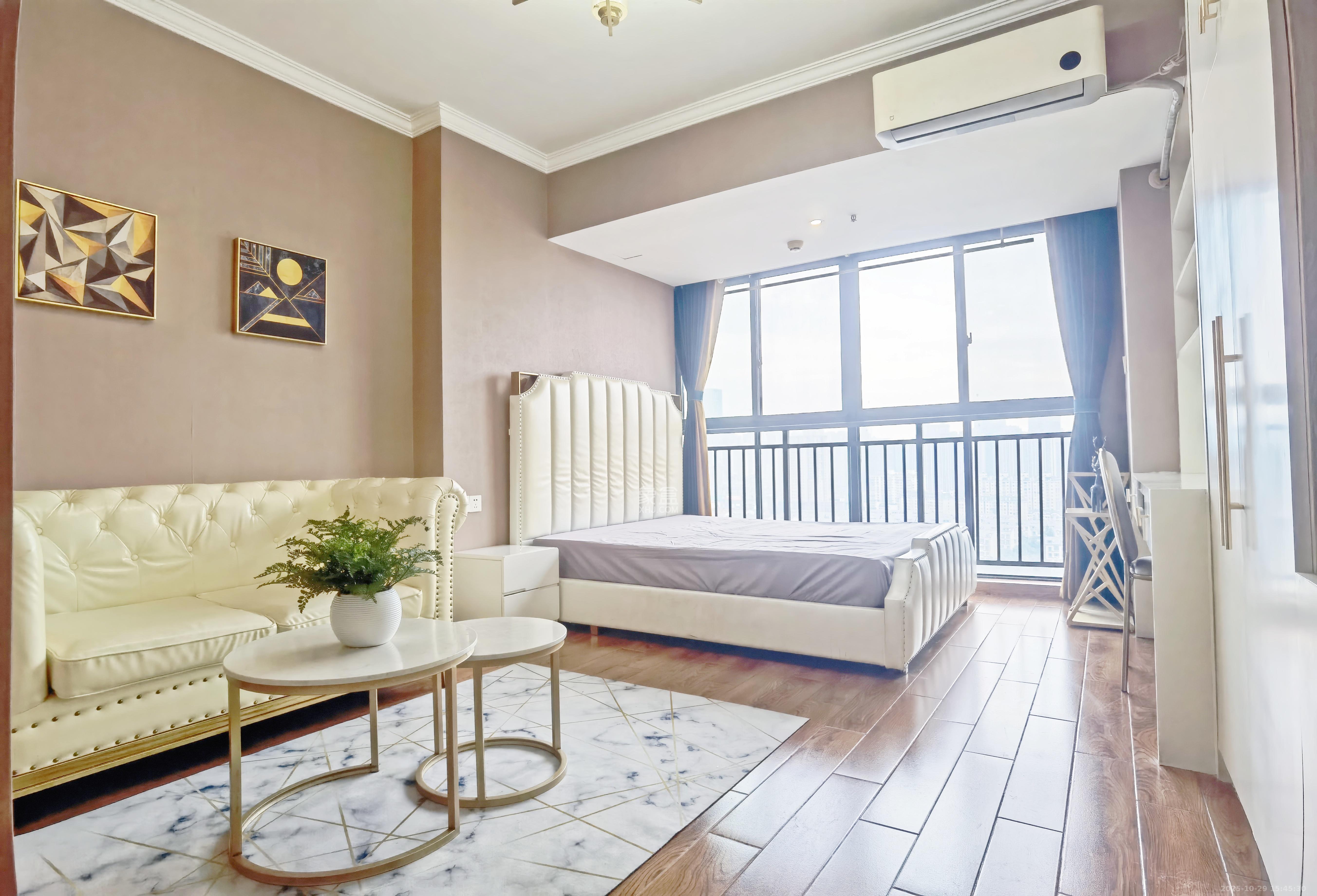 中交里城  1室1厅1卫    1950.0元/月室内图