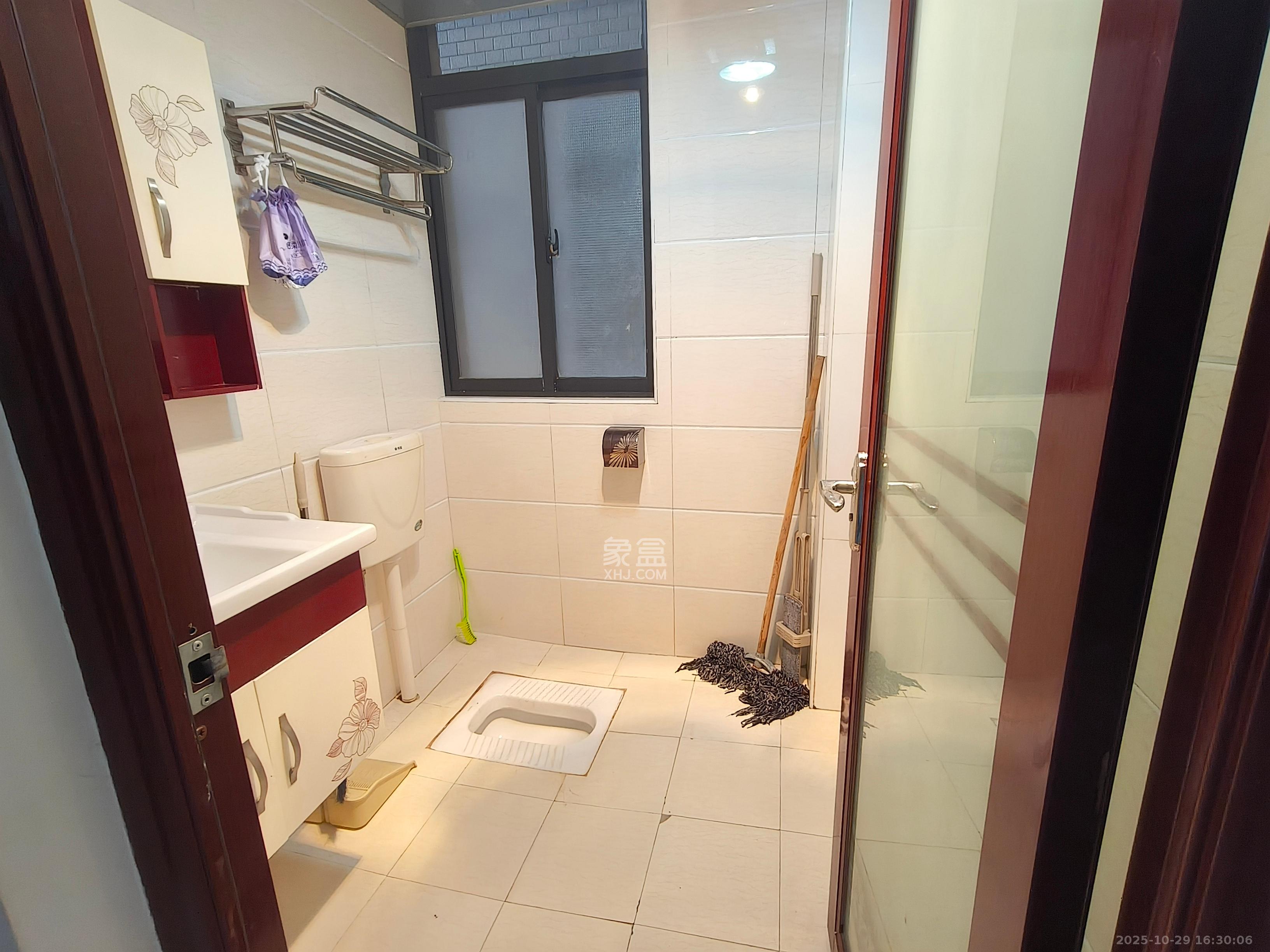 康桥长郡  2室2厅1卫    1600.0元/月室内图