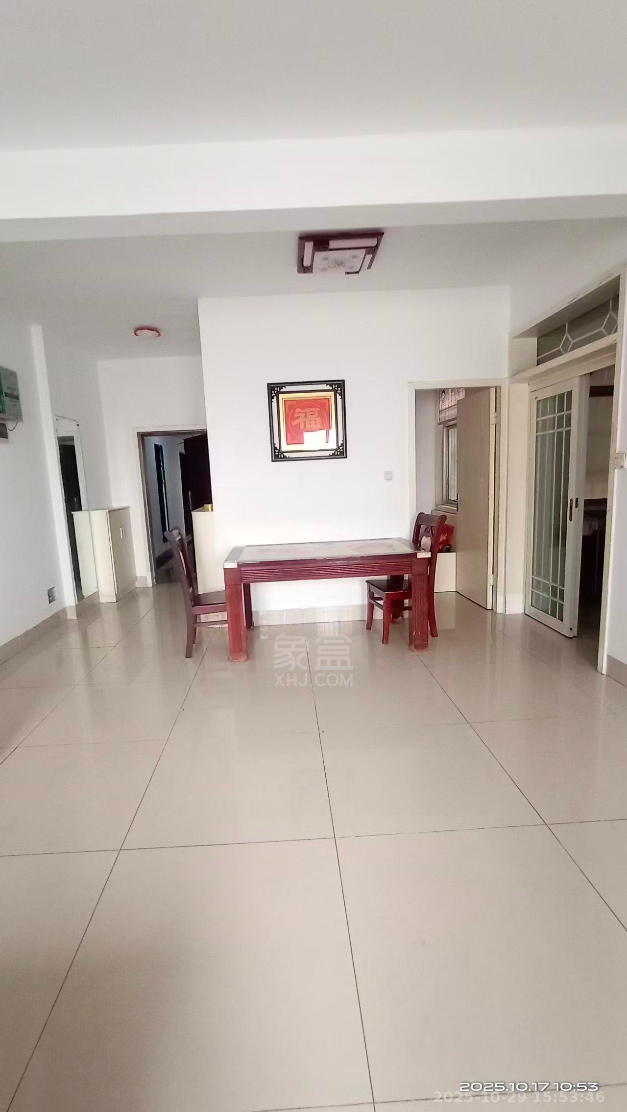 城南雅苑  4室2厅2卫    1400.0元/月室内图