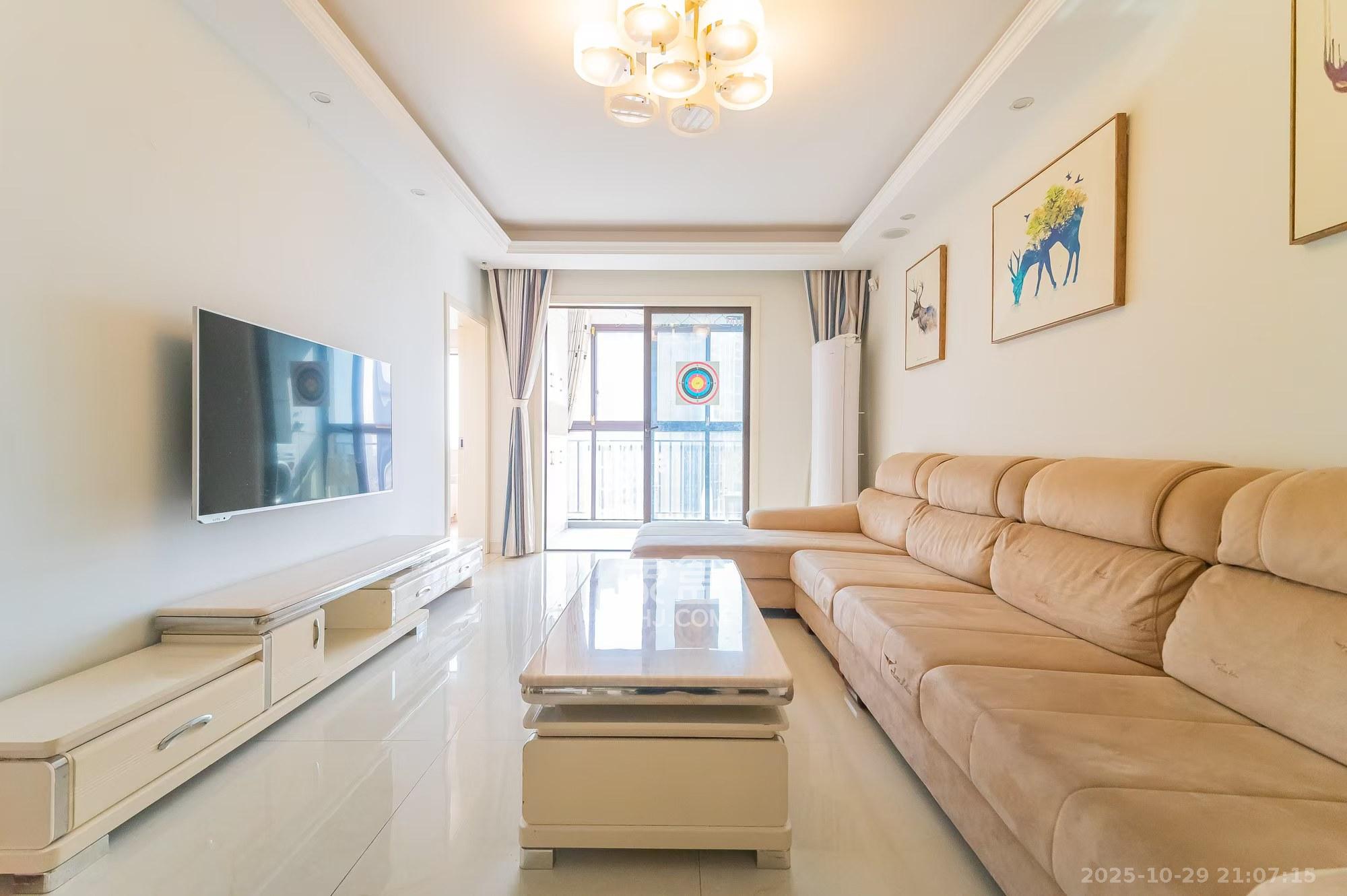 华润置地广场一期  3室2厅1卫    2300.0元/月 华润置地广场一期  3室2厅1卫    2300.0元/月室内图