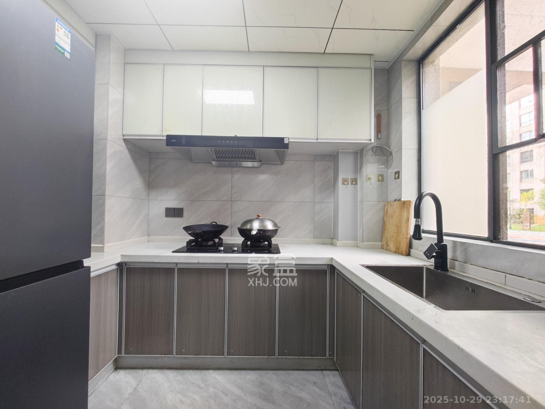 五矿万境蓝山 3室2厅2卫 108.0万 五矿万境蓝山 3室2厅2卫 108.0万厨房