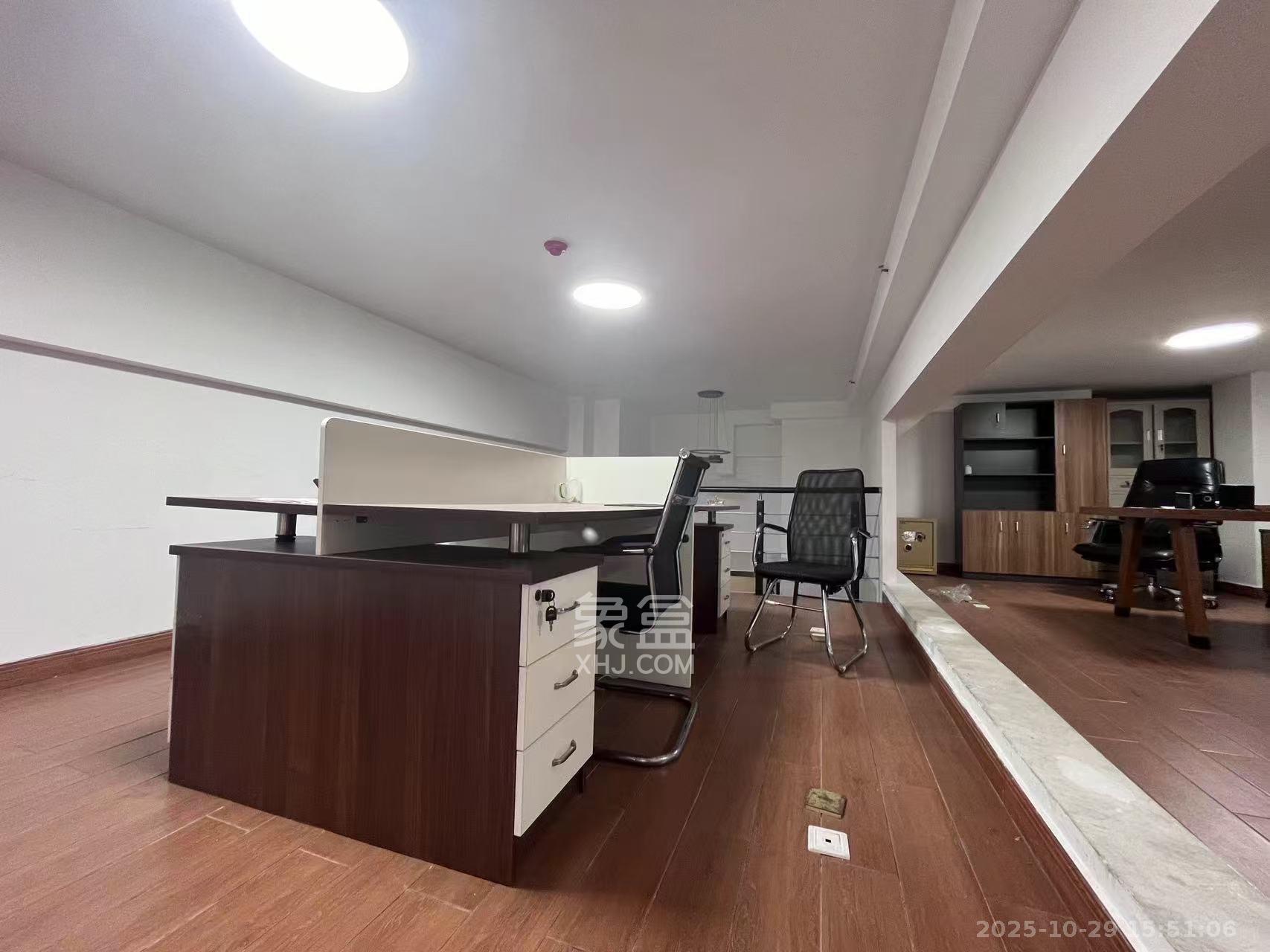 华润置地广场二期  2室2厅2卫    3500.0元/月室内图