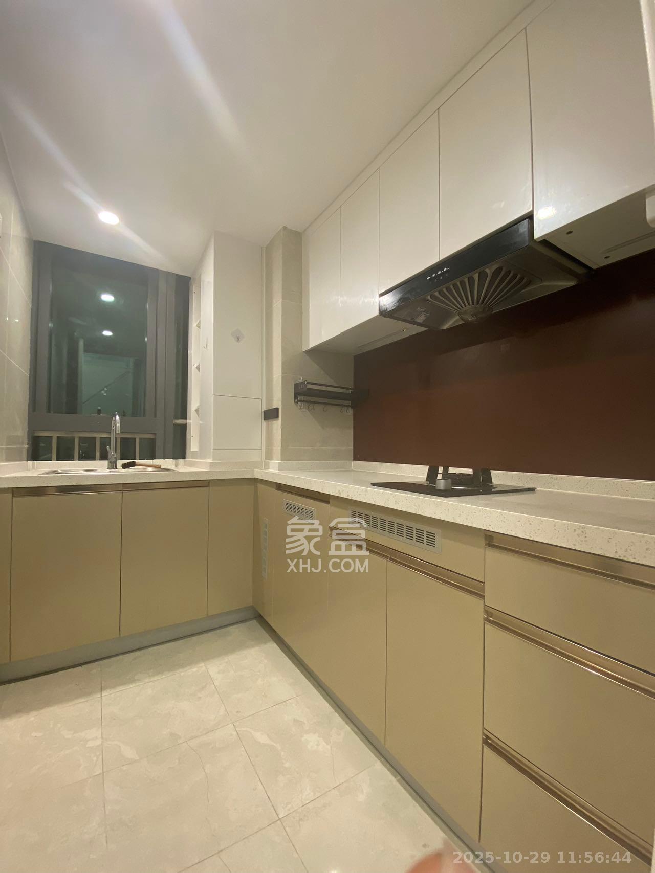 华远华时代  2室1厅1卫    2700.0元/月室内图