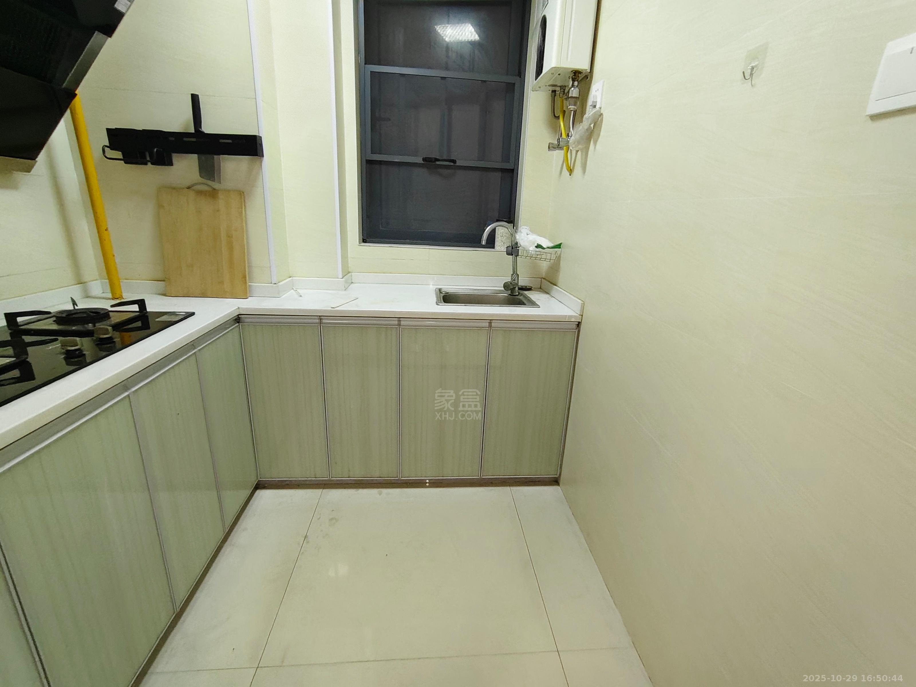 水木阳光里  1室1厅1卫    1350.0元/月室内图