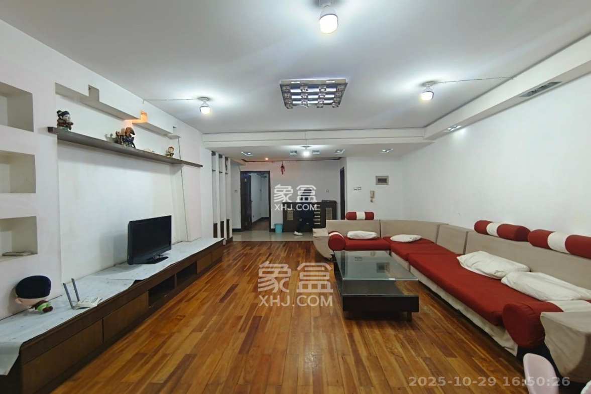 都市春天  3室2厅2卫    2600.0元/月 都市春天  3室2厅2卫    2600.0元/月室内图1