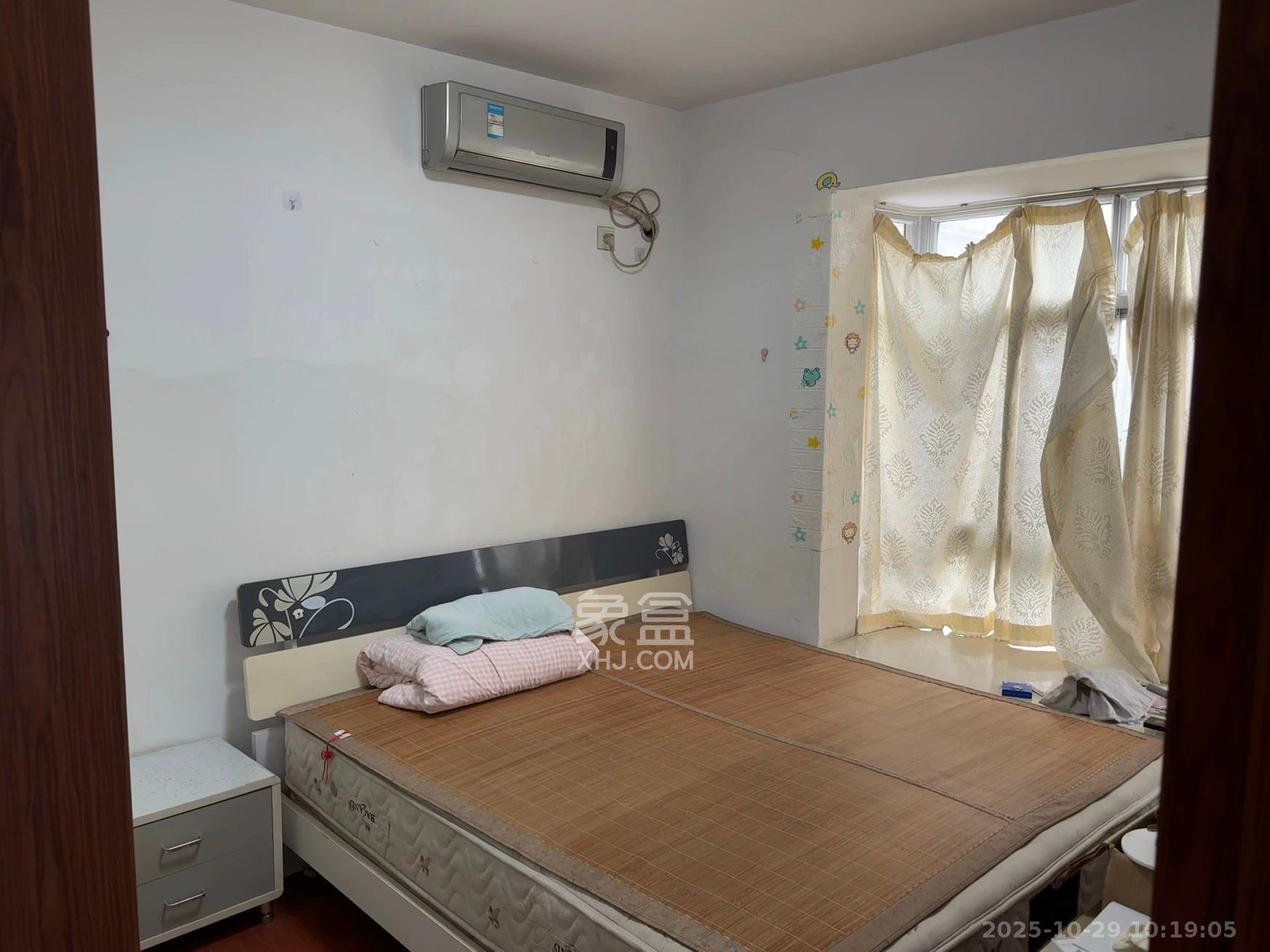 金龙苑  2室1厅1卫    2000.0元/月室内图