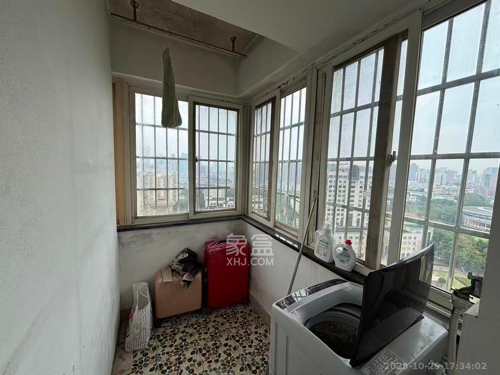 金碧文华  1室1厅1卫    1500.0元/月 金碧文华  1室1厅1卫    1500.0元/月室内图