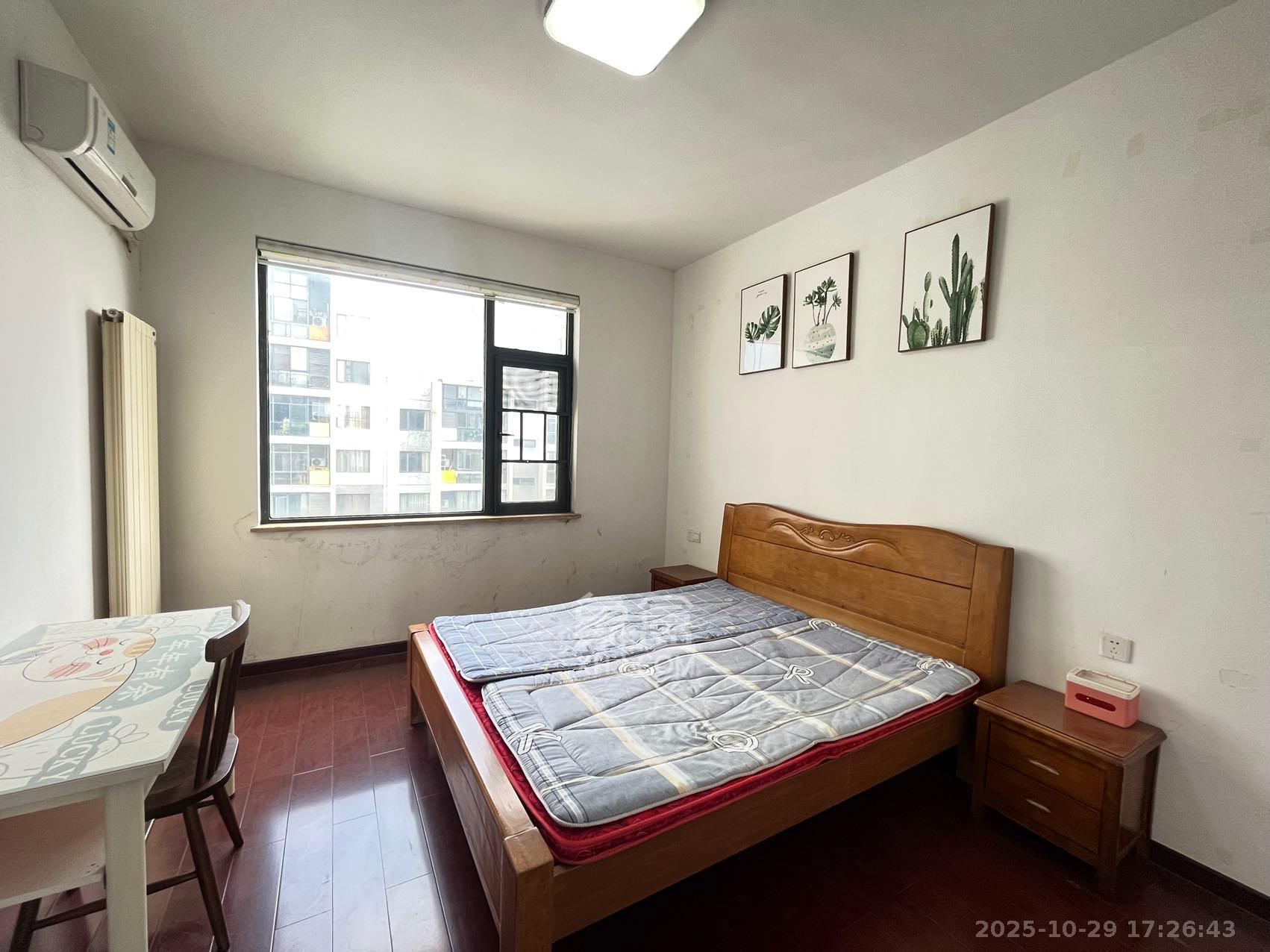 阳光100三期  3室2厅2卫    2500.0元/月 阳光100三期  3室2厅2卫    2500.0元/月室内图