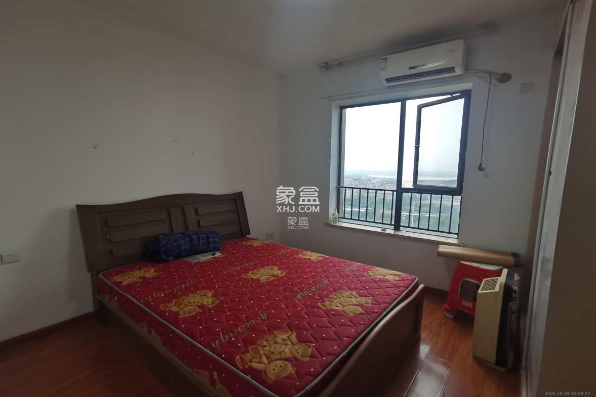 三一街区  3室2厅1卫    1800.0元/月 三一街区  3室2厅1卫    1800.0元/月室内图