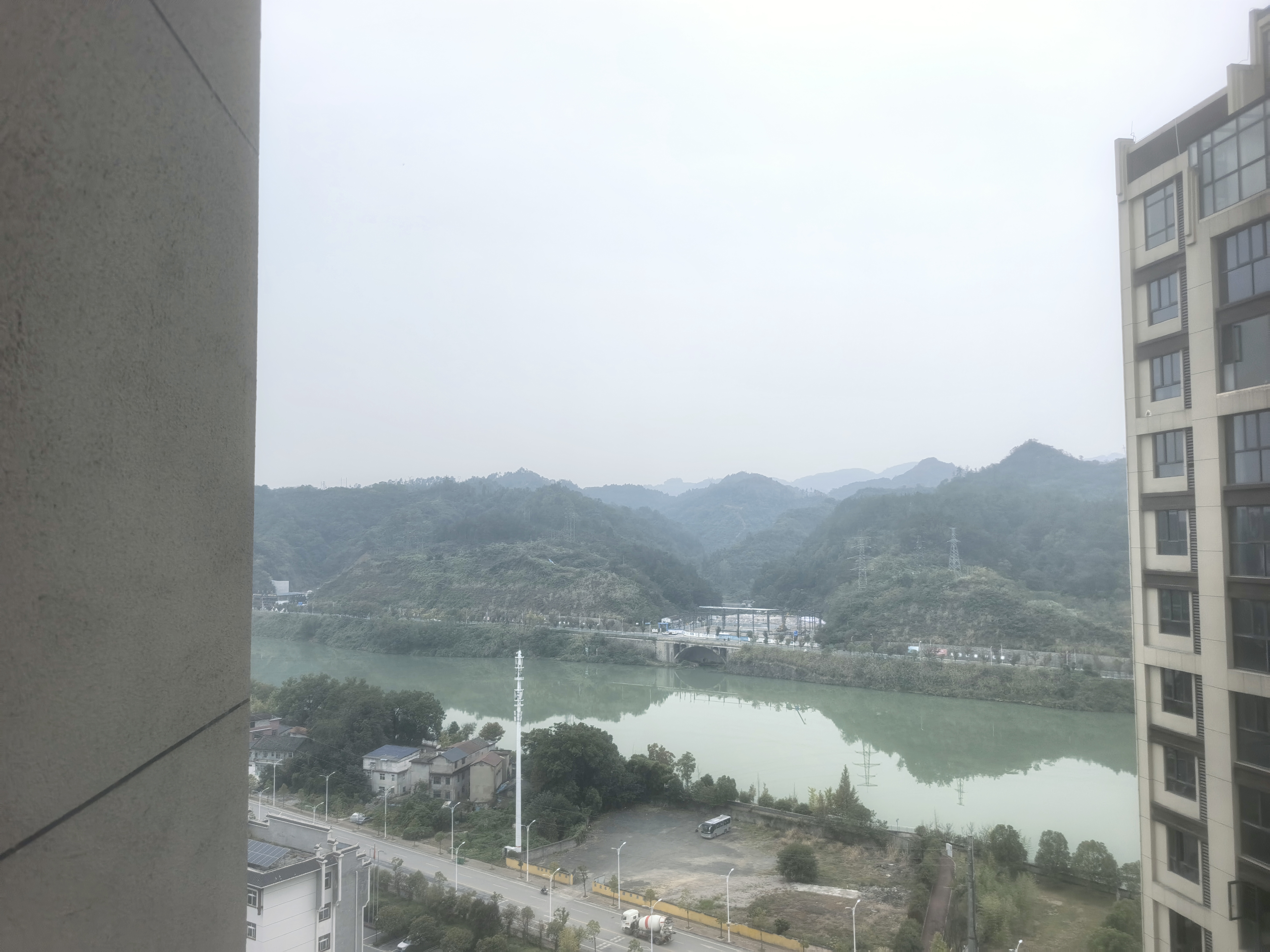 昊天珑璟湾  3室2厅1卫    55.0万客厅