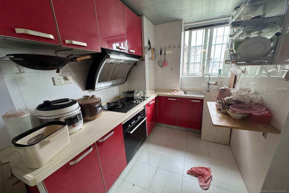 星典时代  3室2厅1卫    2000.0元/月 星典时代  3室2厅1卫    2000.0元/月室内图