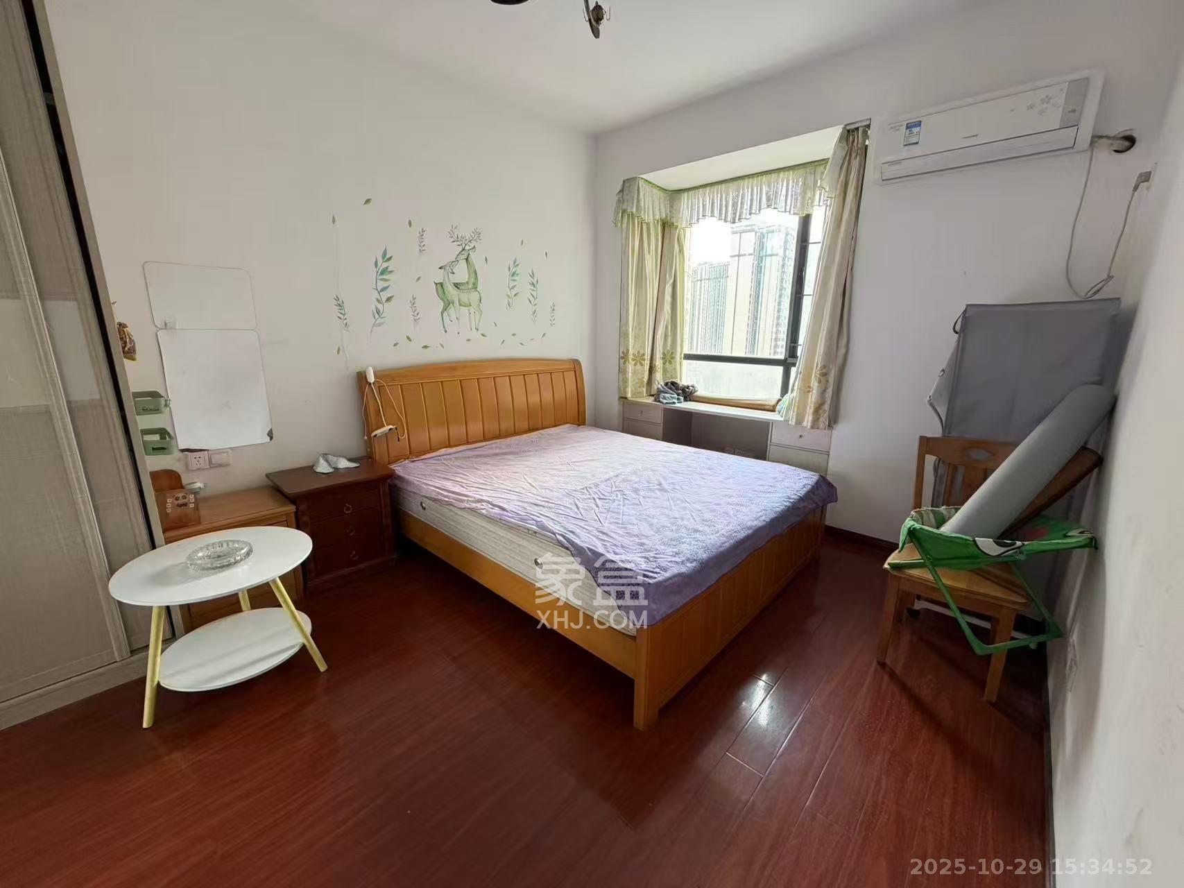 枫华府第  3室2厅2卫    1800.0元/月室内图