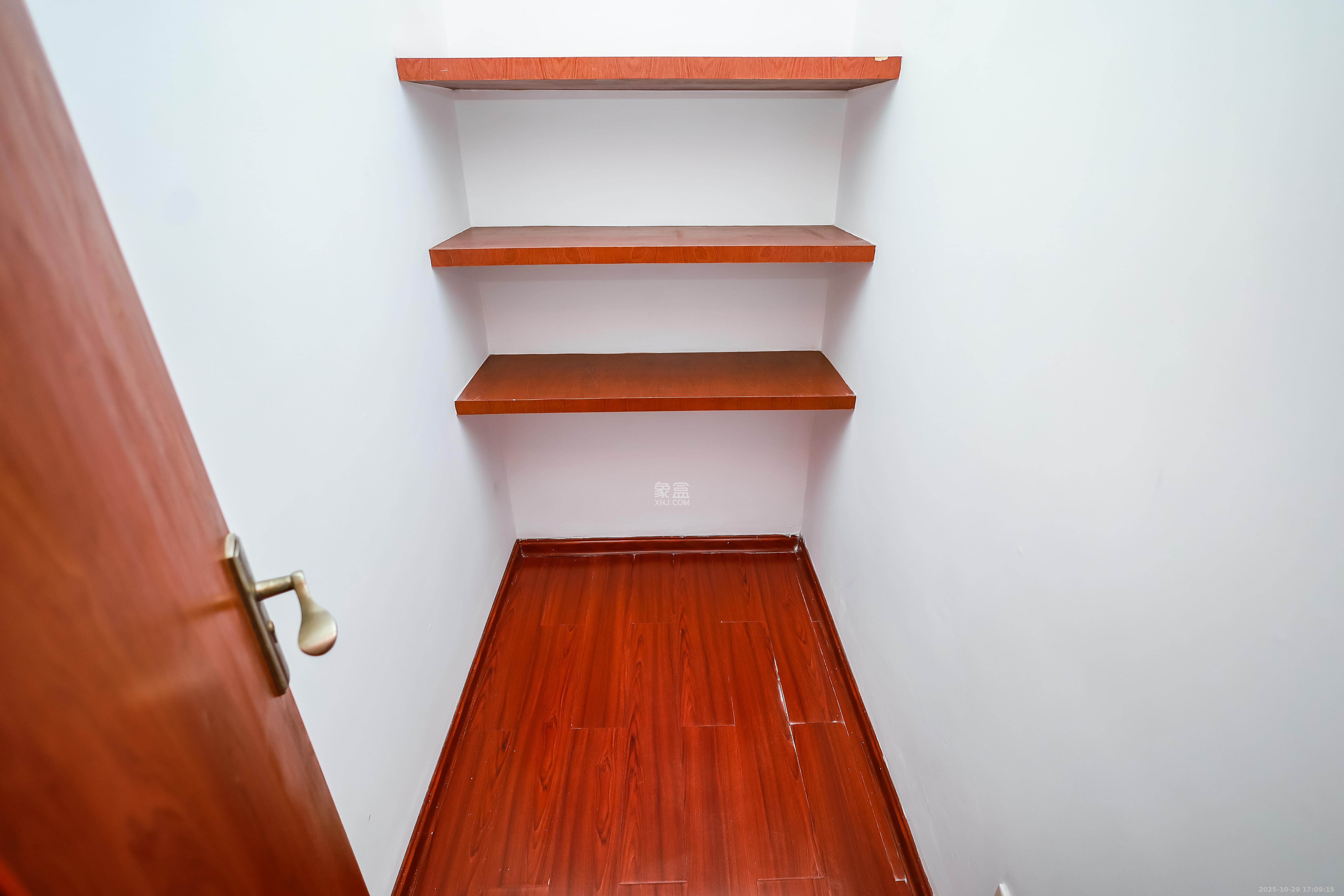 卓越蔚蓝海岸一期 3室2厅2卫 150.0万 卓越蔚蓝海岸一期 3室2厅2卫 150.0万其他