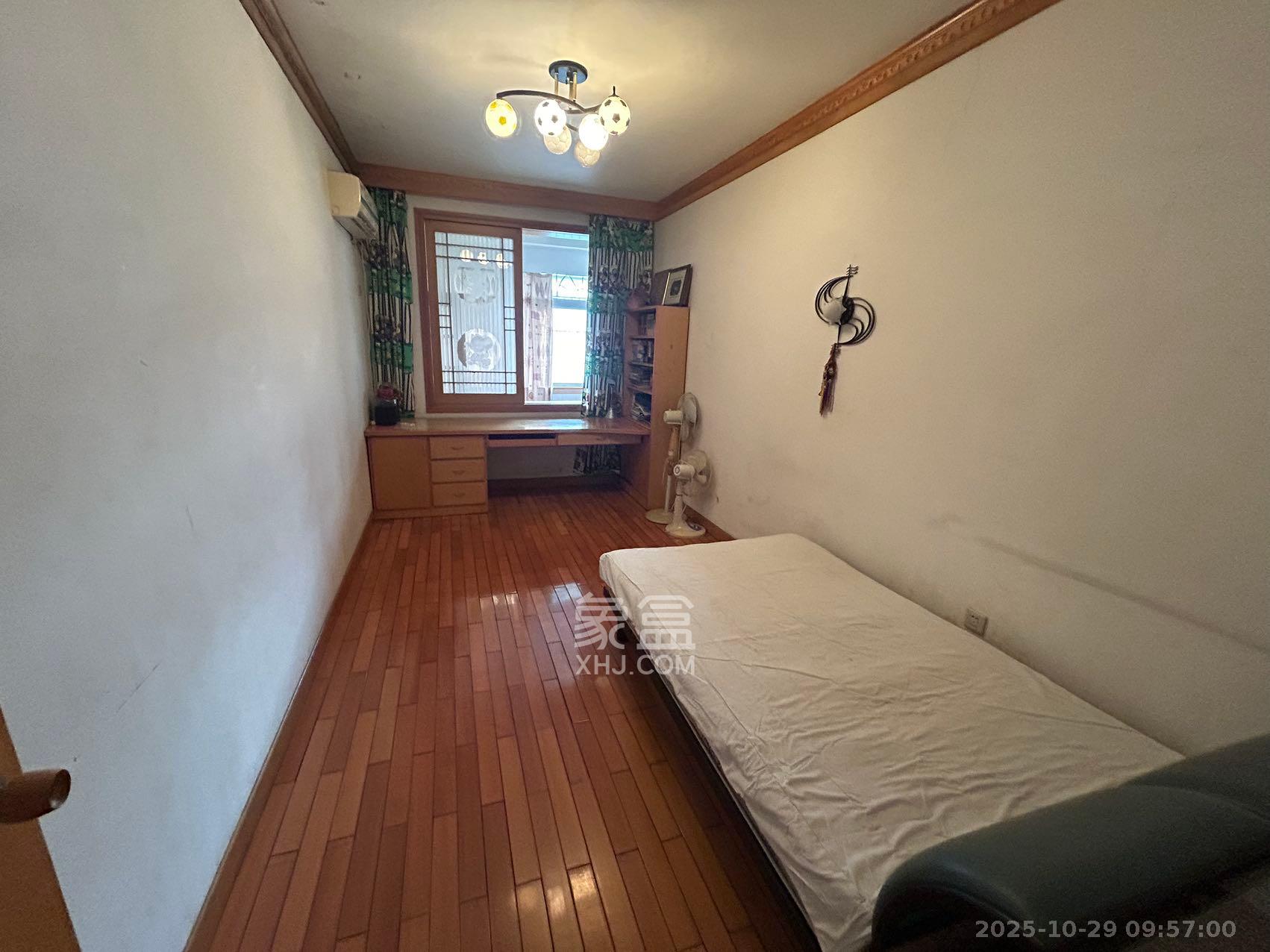 雨花区政府宿舍(韶山路)  4室2厅2卫    1800.0元/月 雨花区政府宿舍(韶山路)  4室2厅2卫    1800.0元/月室内图