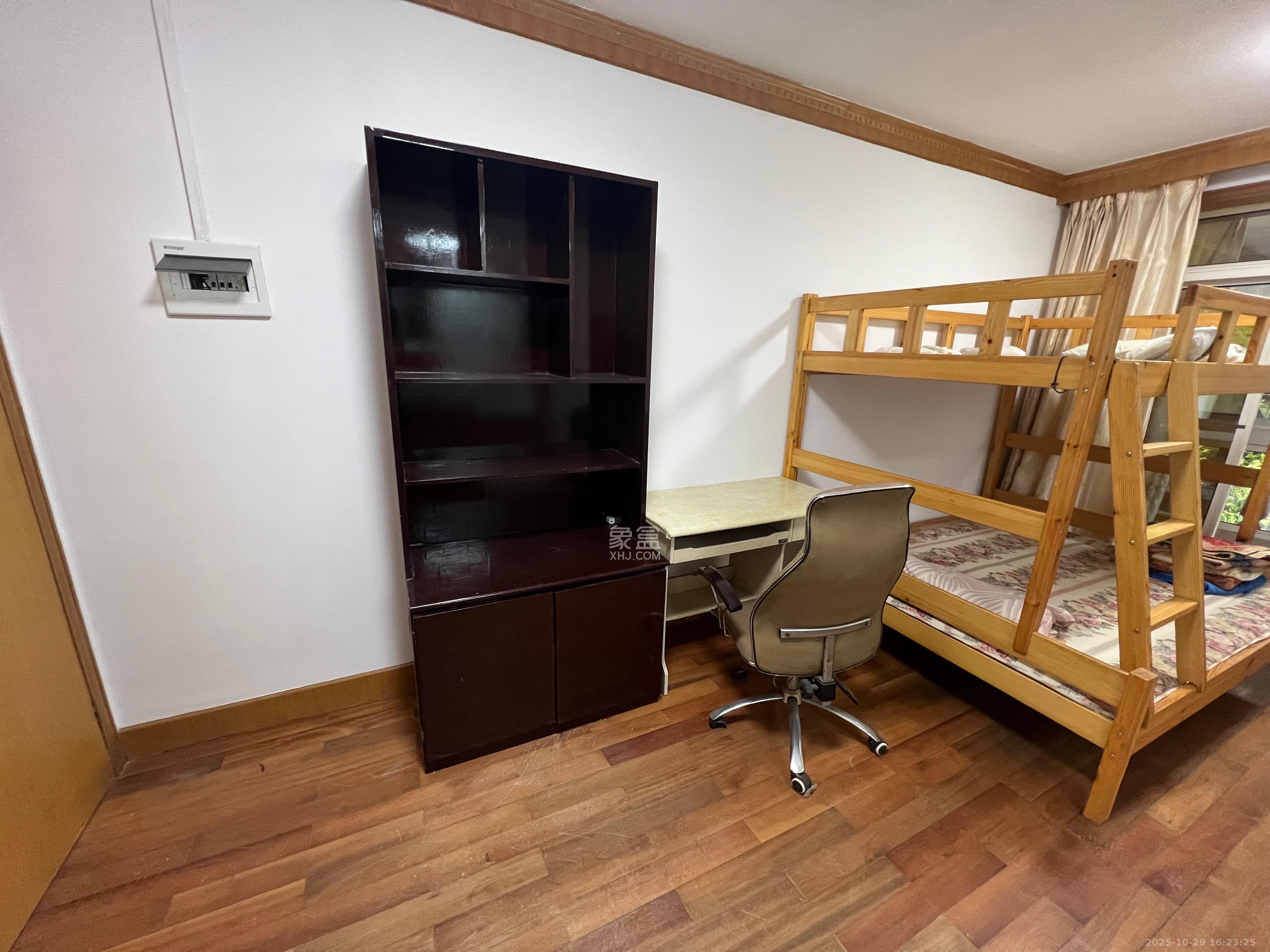 御景龙城 1室1厅1卫 1100.0元/月 御景龙城 1室1厅1卫 1100.0元/月室内图