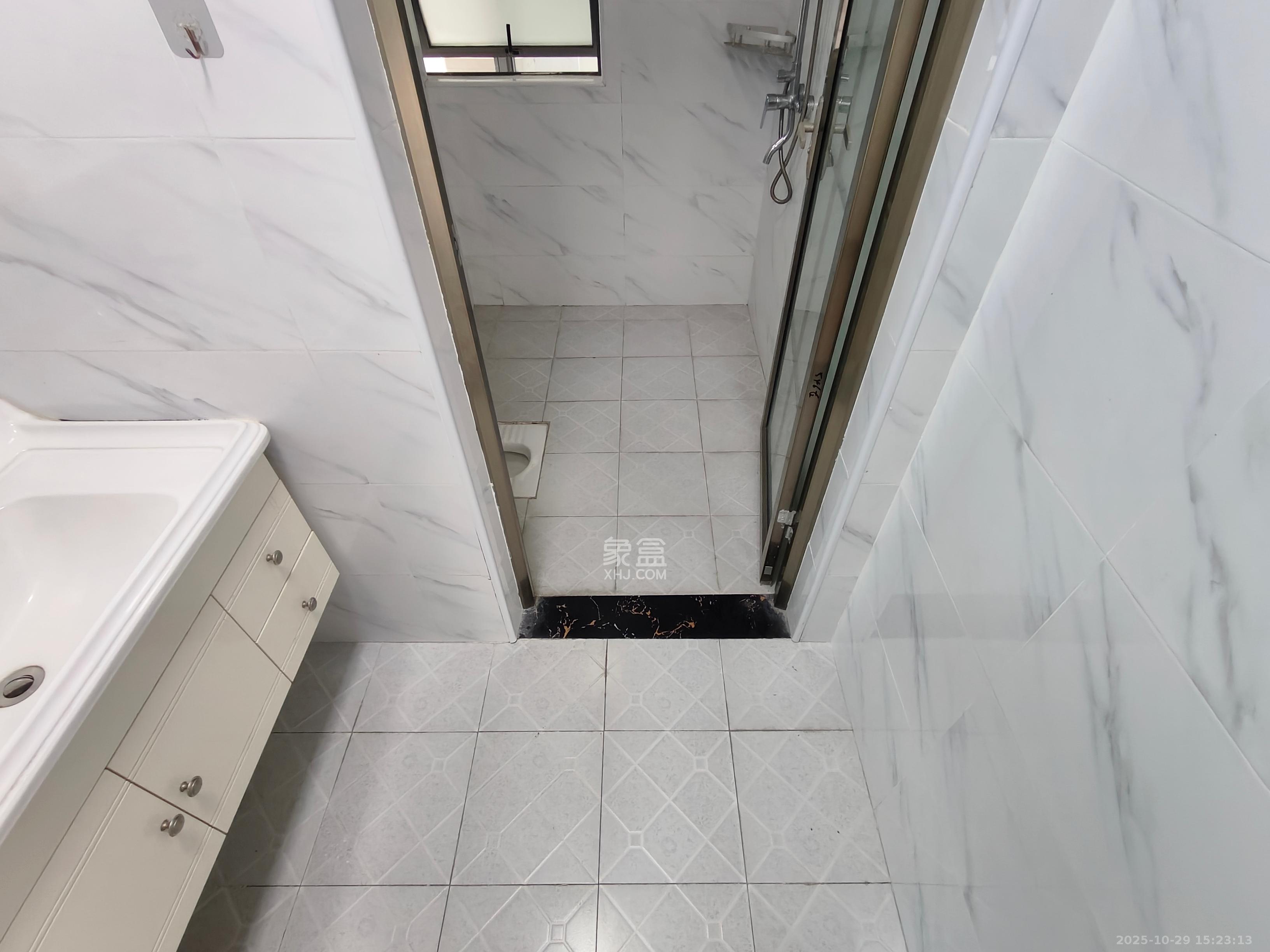 盛世耀凯  3室2厅2卫    2600.0元/月室内图