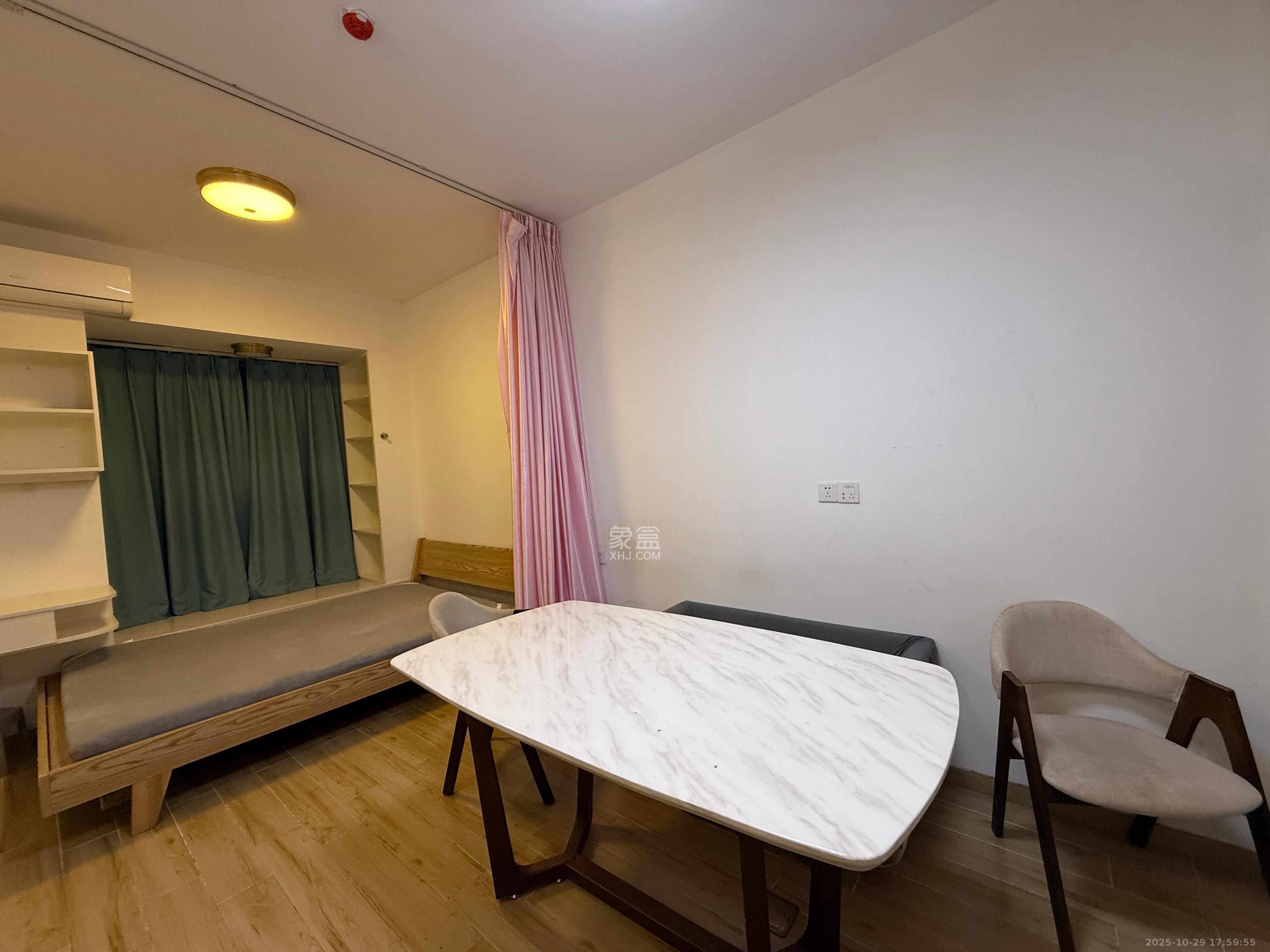 荣悦台  1室1厅1卫    1800.0元/月室内图