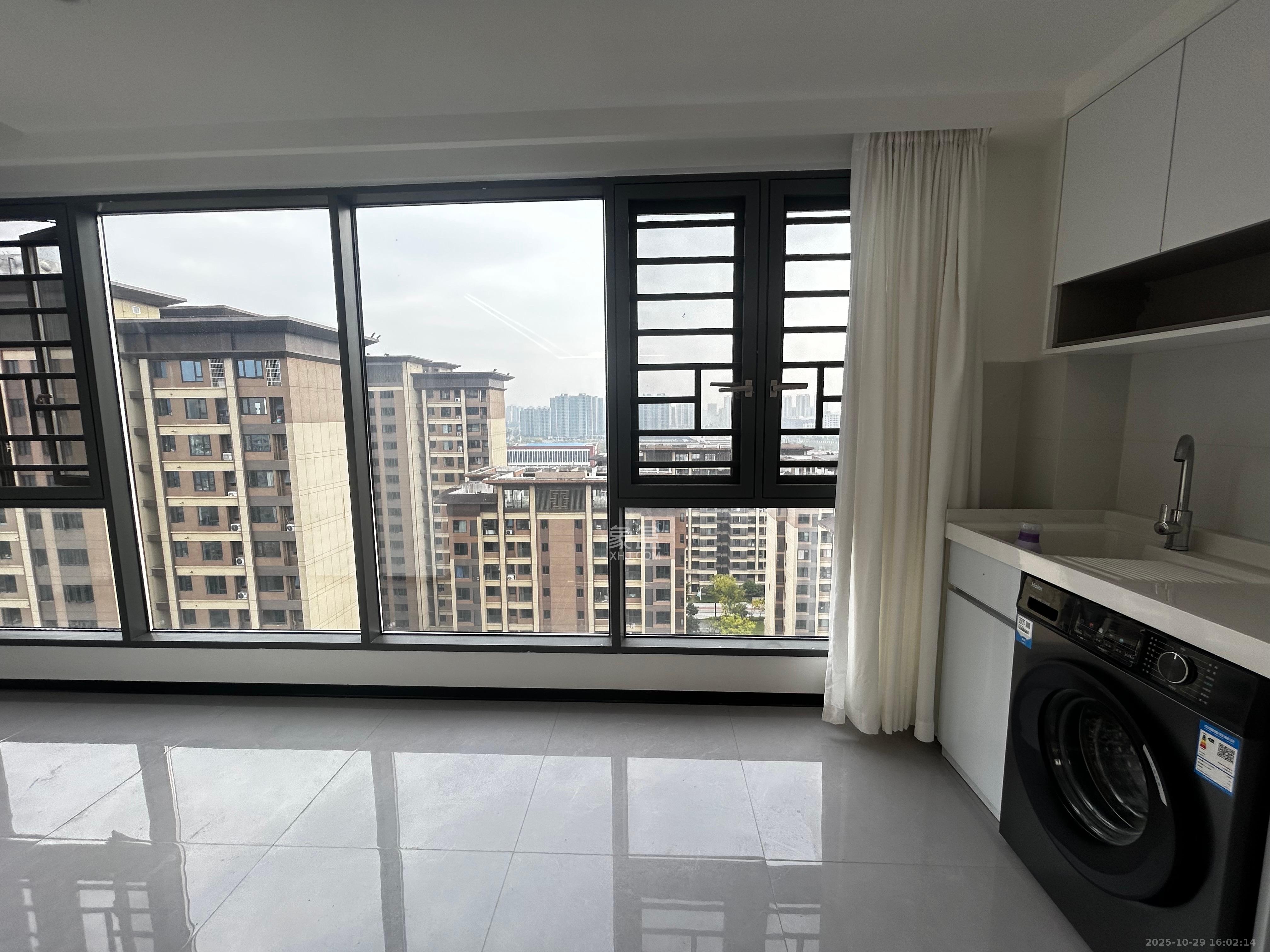 汉唐世家一期  3室2厅2卫    2600.0元/月室内图