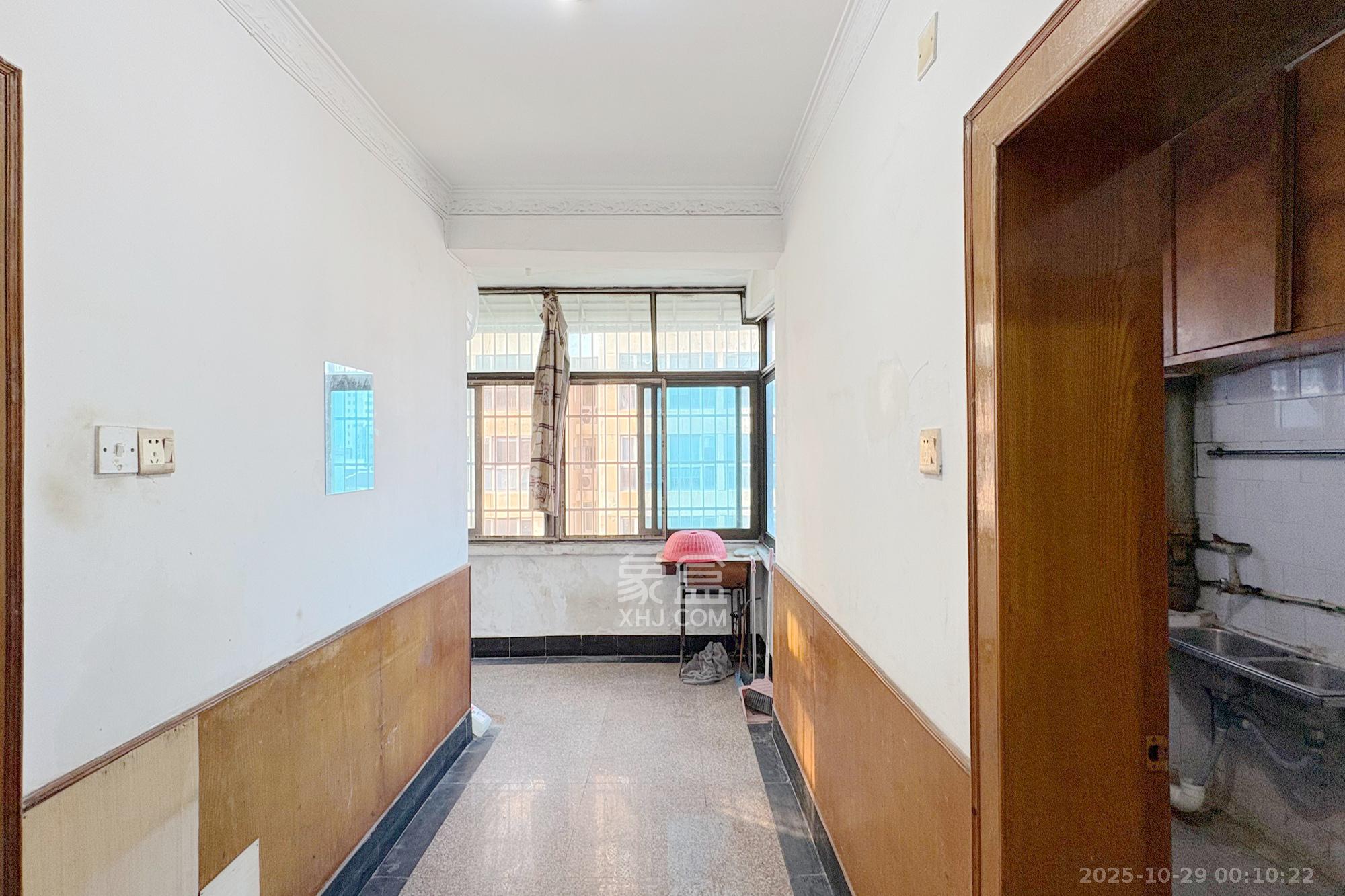 韭菜园  2室2厅1卫    47.0万阳台