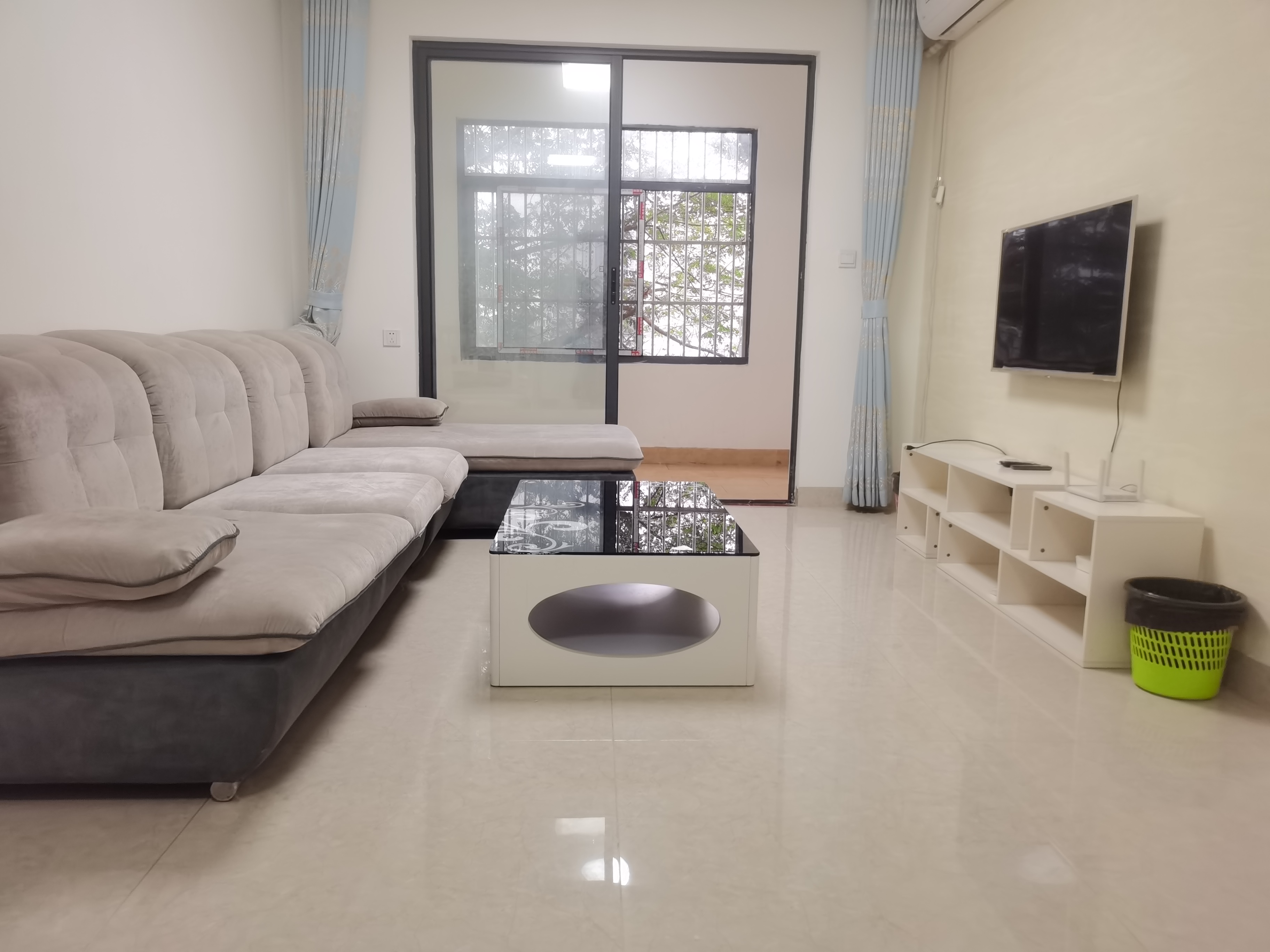 新城吾悦广场  3室2厅1卫    2600.0元/月室内图