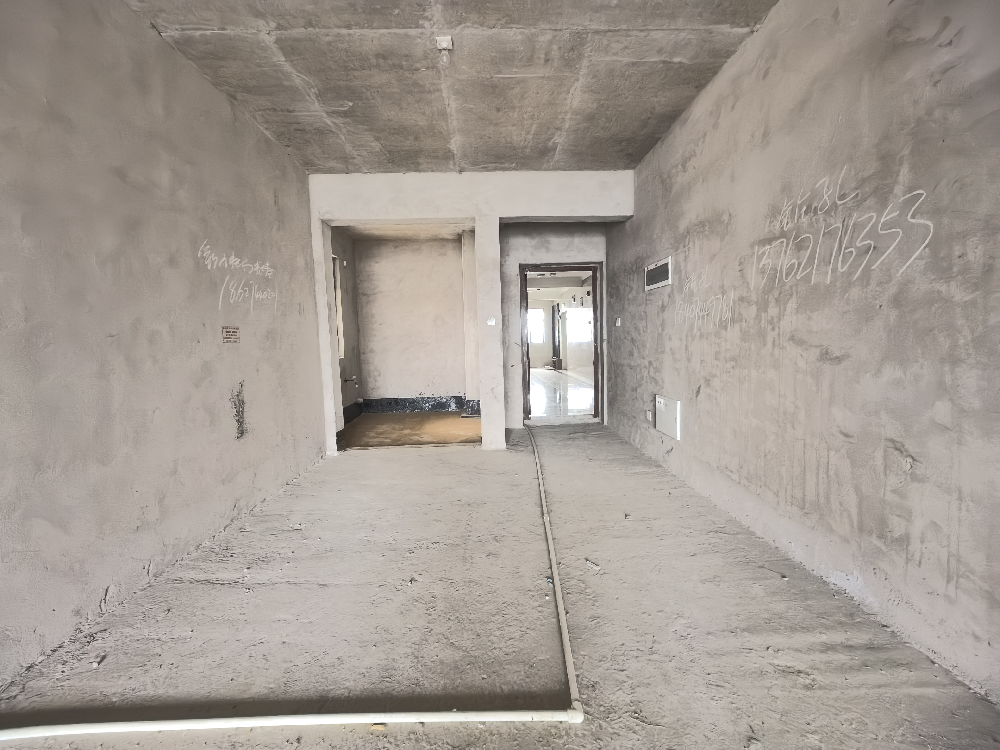 昊天珑璟湾  3室2厅1卫    55.0万客厅