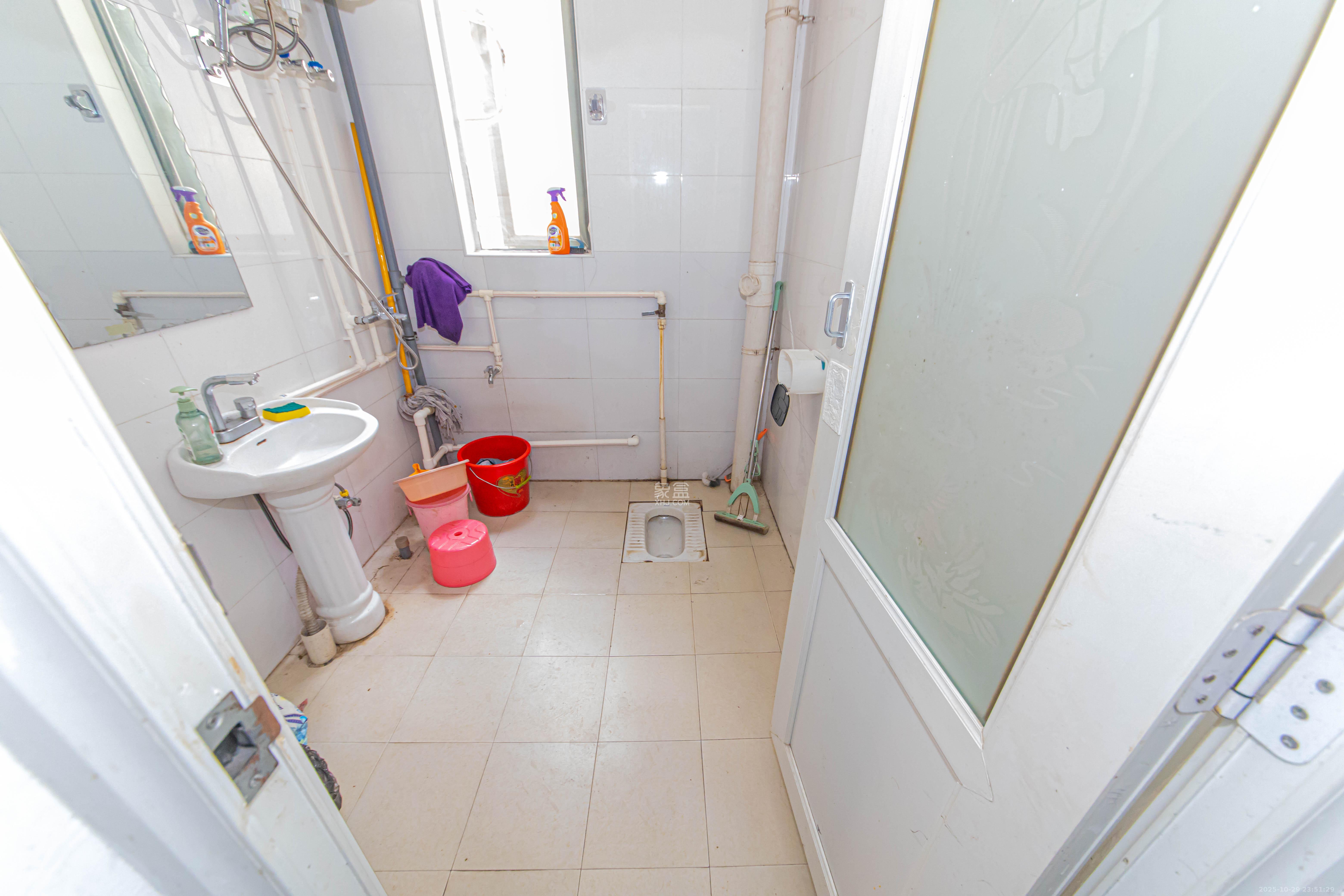 御邦 6室3厅4卫 225.0万 御邦 6室3厅4卫 225.0万卫生间