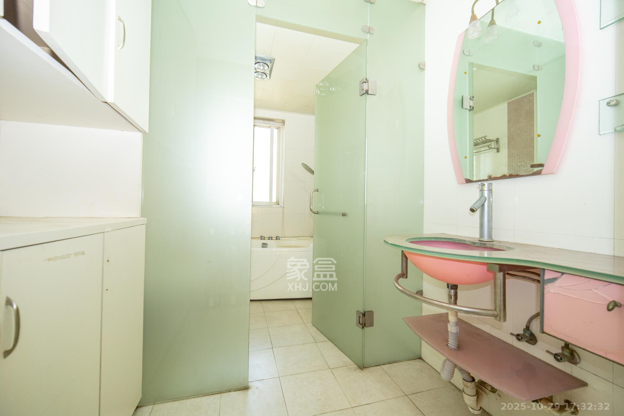 筑梦园 3室2厅2卫 75.0万 筑梦园 3室2厅2卫 75.0万卫生间